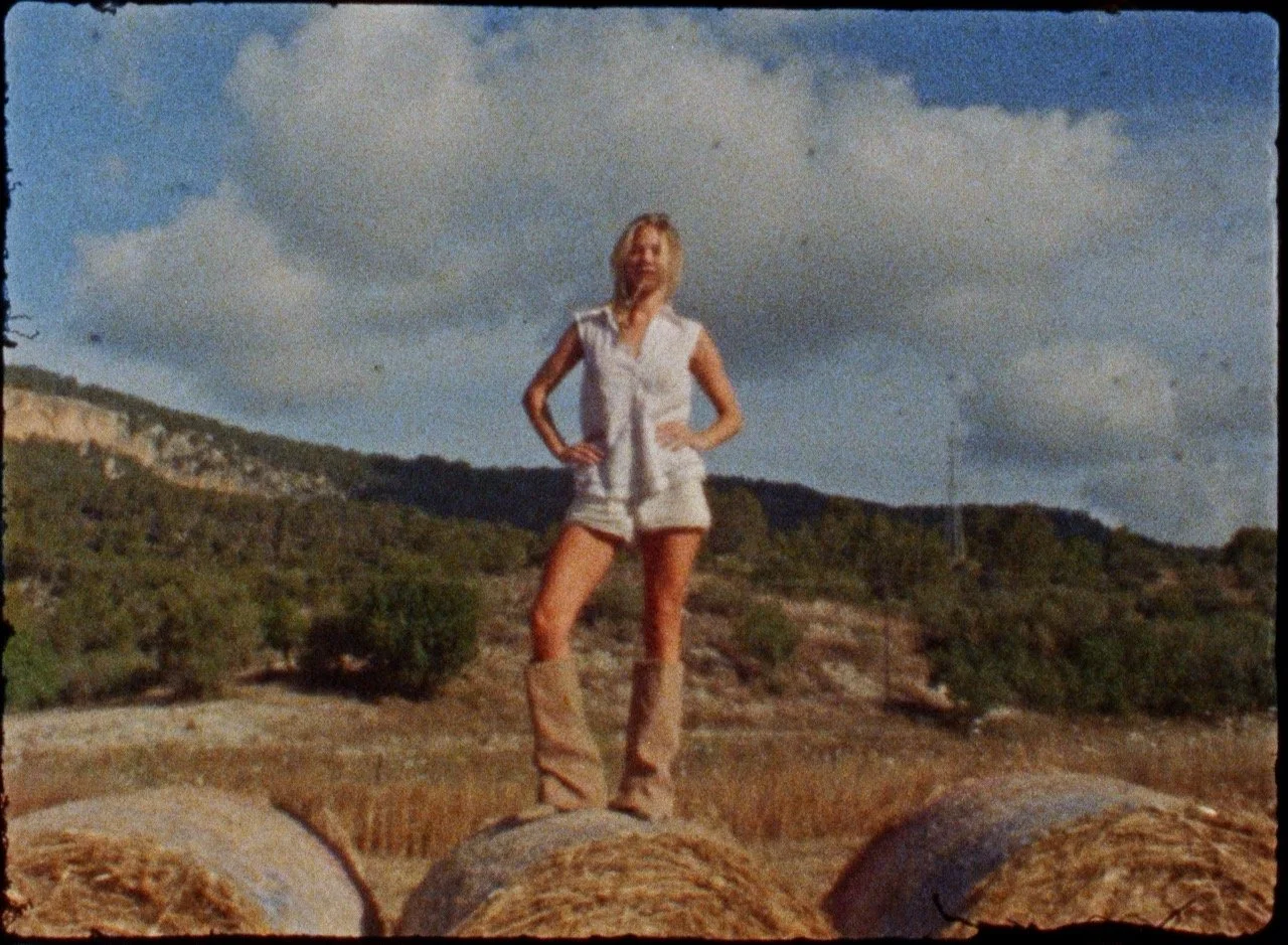 Groß (Still 2026-03-17 144711_1.6.1).jpeg