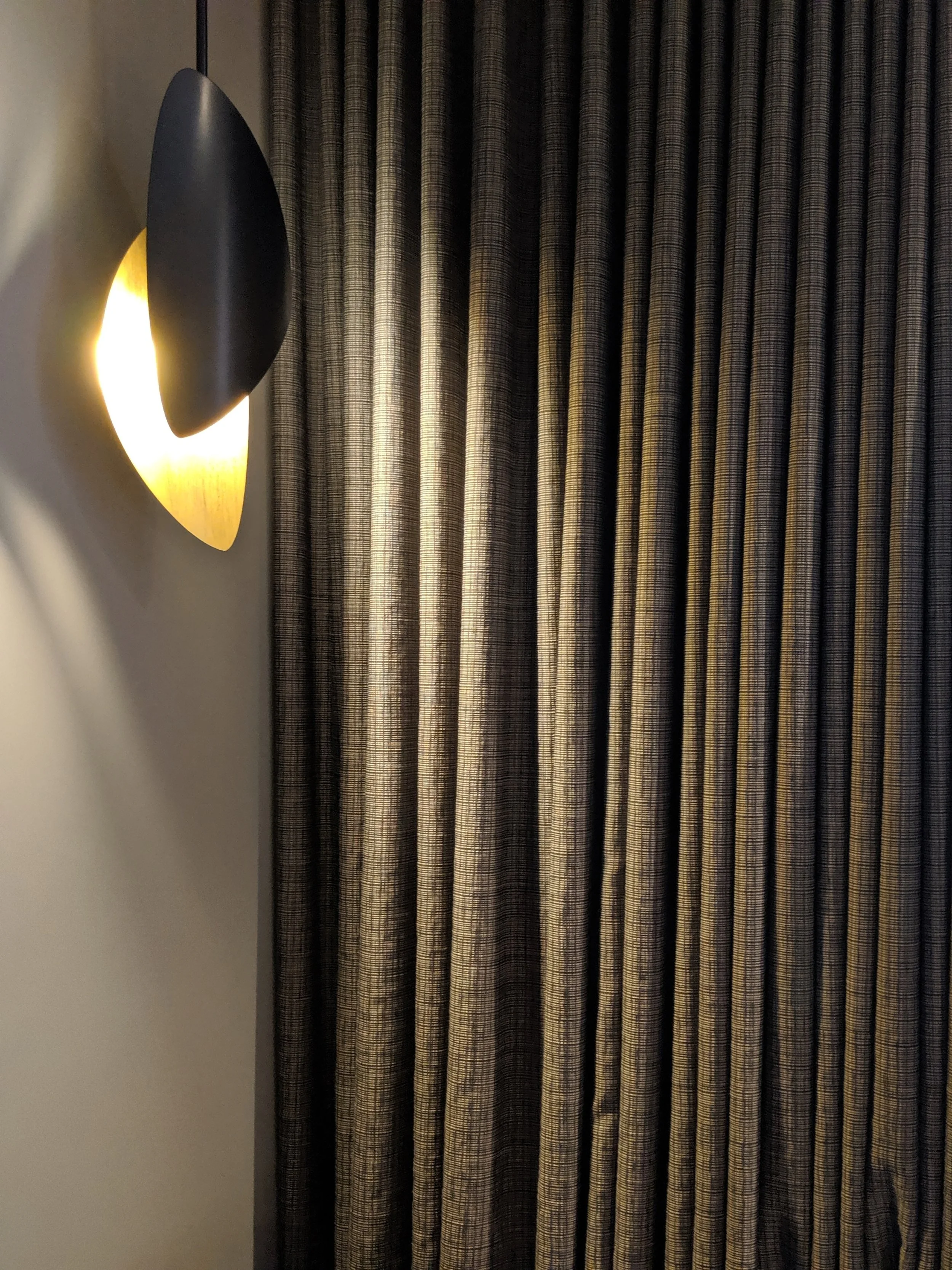 paris_le10bis_light.jpg