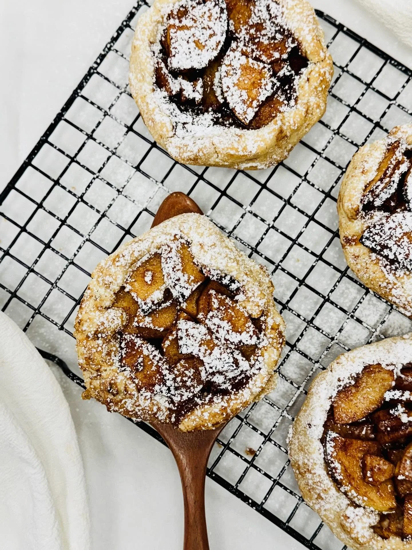 It&rsquo;s the simple joys of life😍.

#applegalette #miniapplepies #appleseason #glutenfreefood