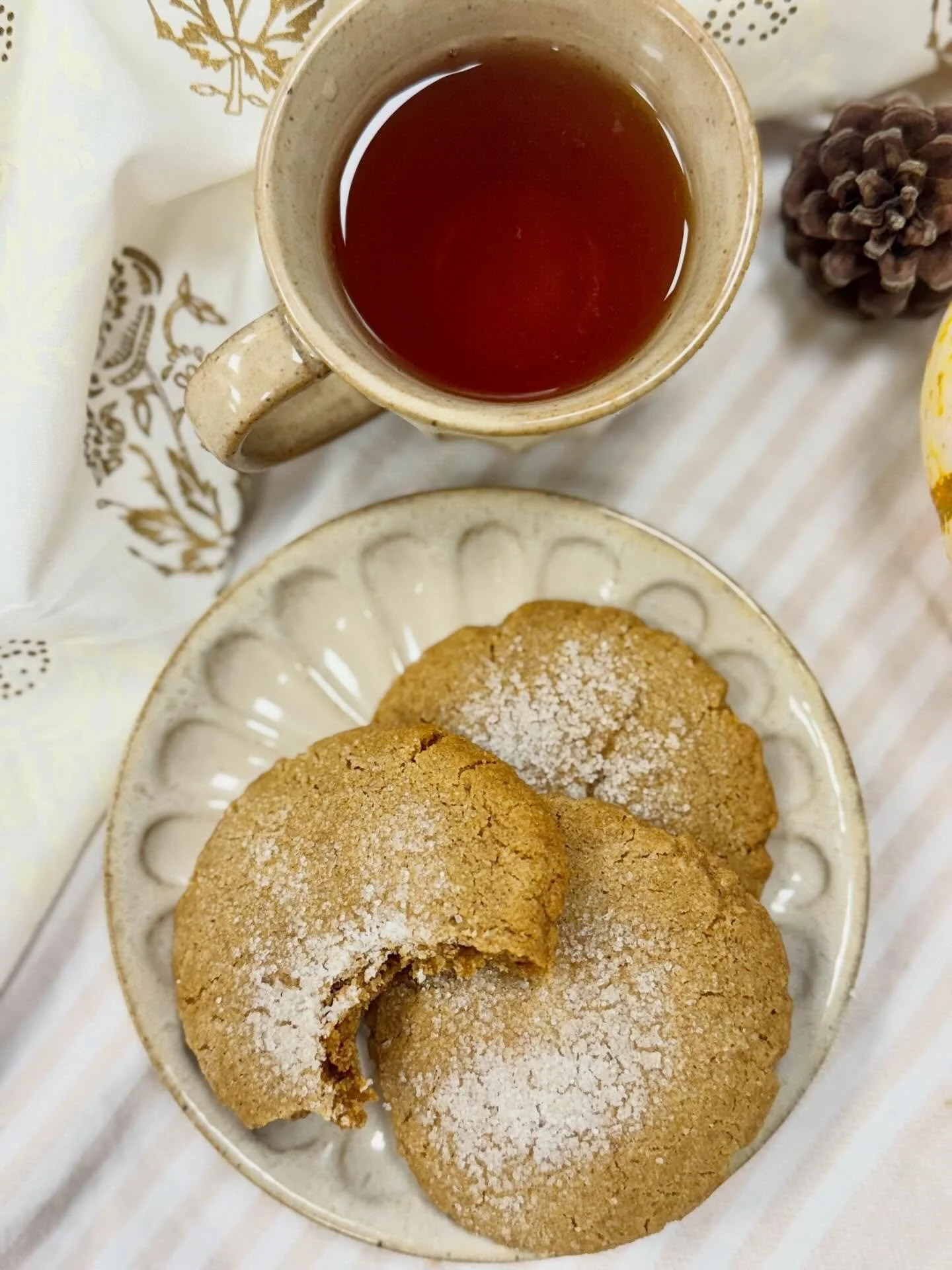 Happy weekend friends🙌! We are open until 4p, come grab a sweet treat, or stock up for all your holiday festivities. See you soon!

#holidayfun #holidayfestivities #glutenfreeholidays