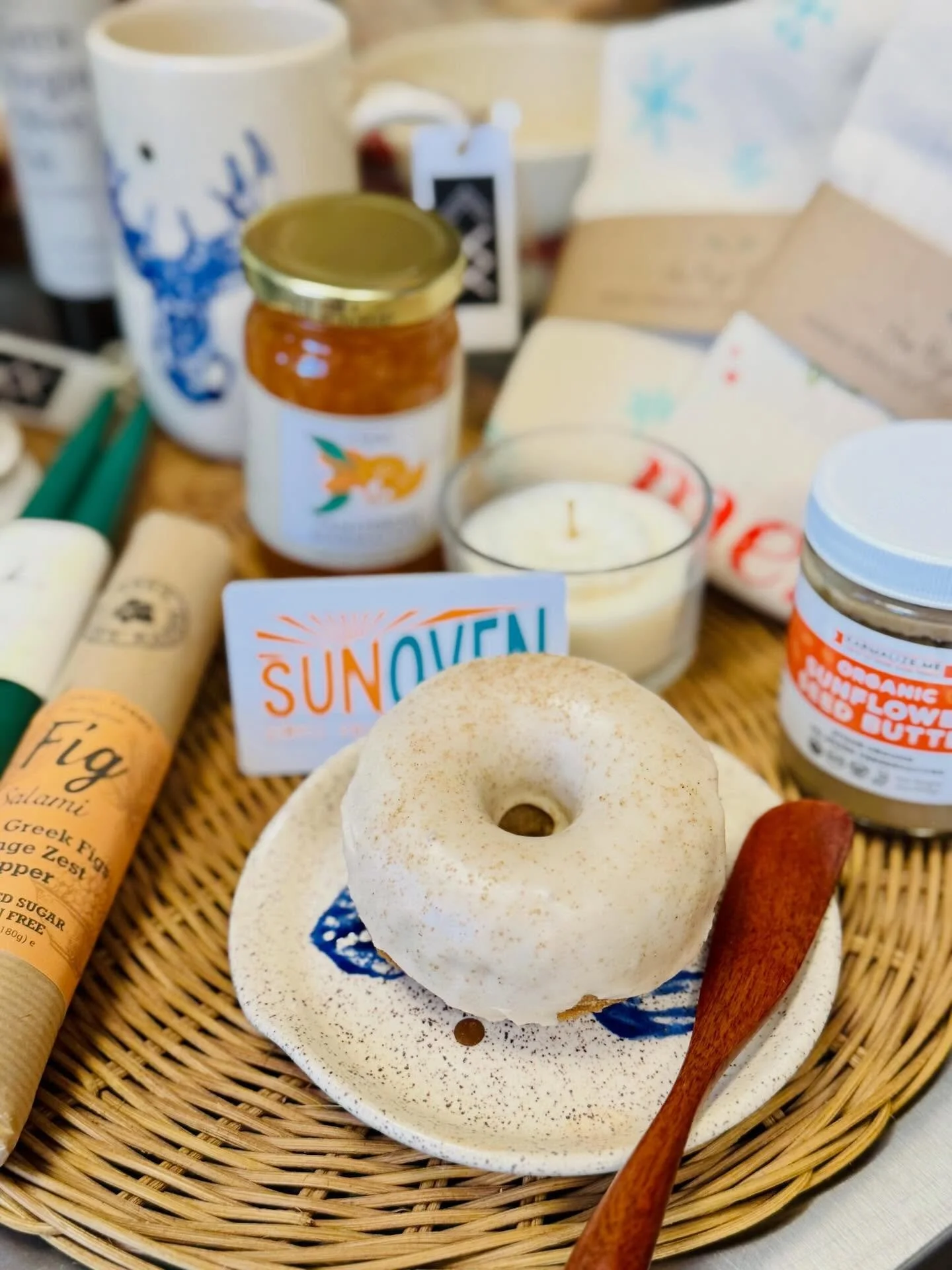 Only a few more days to enjoy our gingerbread doughnuts, apple galettes, gingerbread cake, pumpkin muffins, and peppermint cacao loafs! All of these items will disappear starting 1/1 when we launch new products. 

The bakery is open today 9a-1p! See 