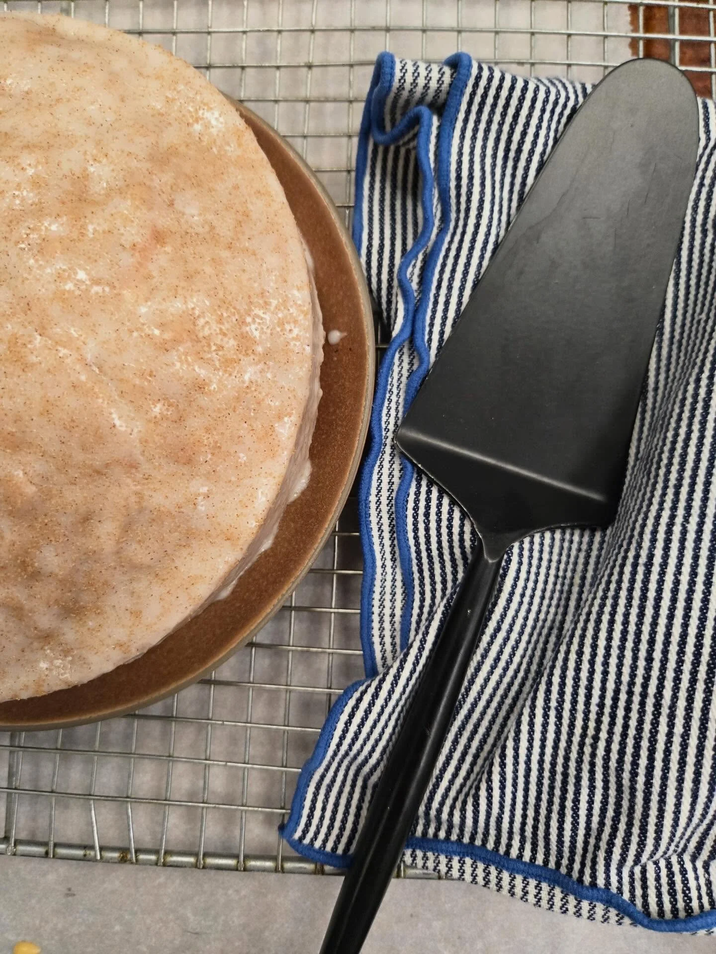 If you haven&rsquo;t tried our delicious new gluten free, vegan carrot cake yet, this is your sign😍!

#carrotcake #glutenfree #springishere