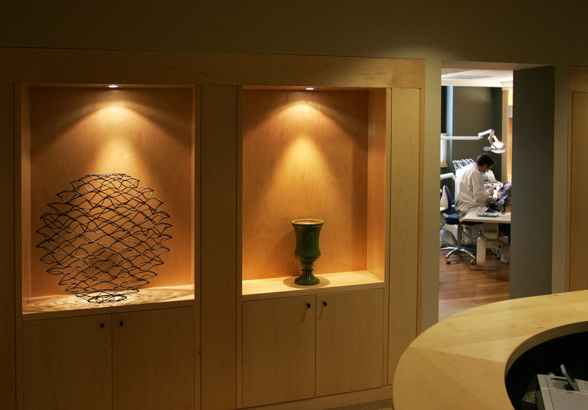 dental-arts-int-hallart-web.jpg