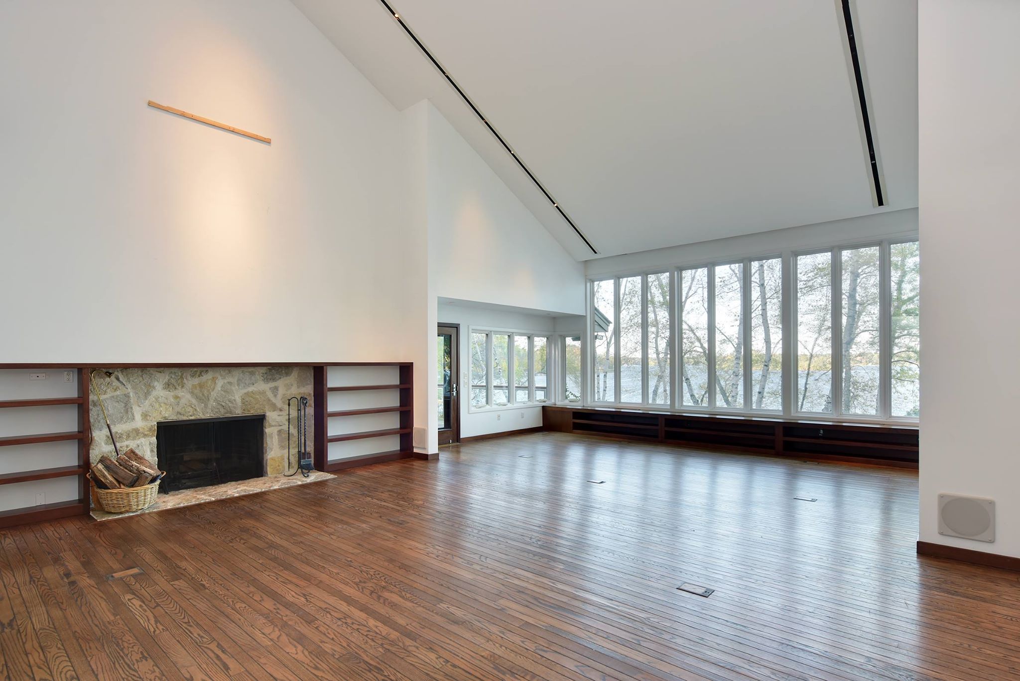 Living Room 12.jpg