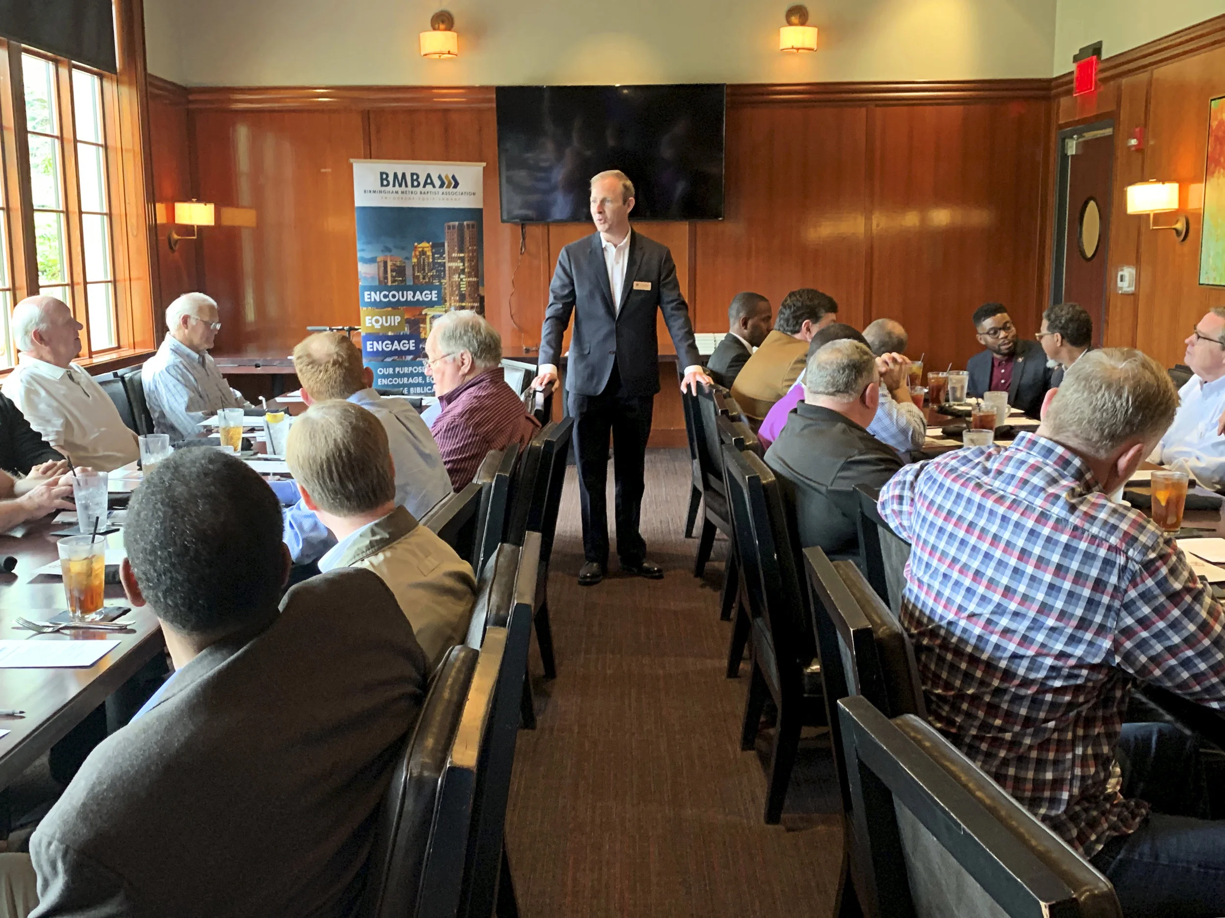 dr_chris_crain_leads_pastors_roundtable.jpg