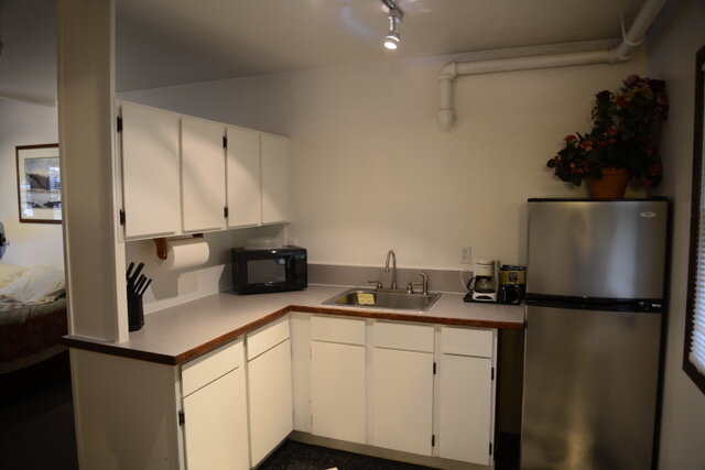  All three Creekside Suites offer a kitchenette with a fridge, microwave, hot plate, and cooking utensils for cooking small meals. 