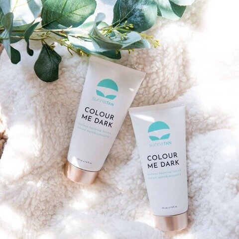 We all love a golden glow. A green glow? Not so much. If your self tanner is having you feeling green it&rsquo;s time for something new 😜 There can be a few causes of this, but most importantly the ingredients &amp; quality of the product play a hug