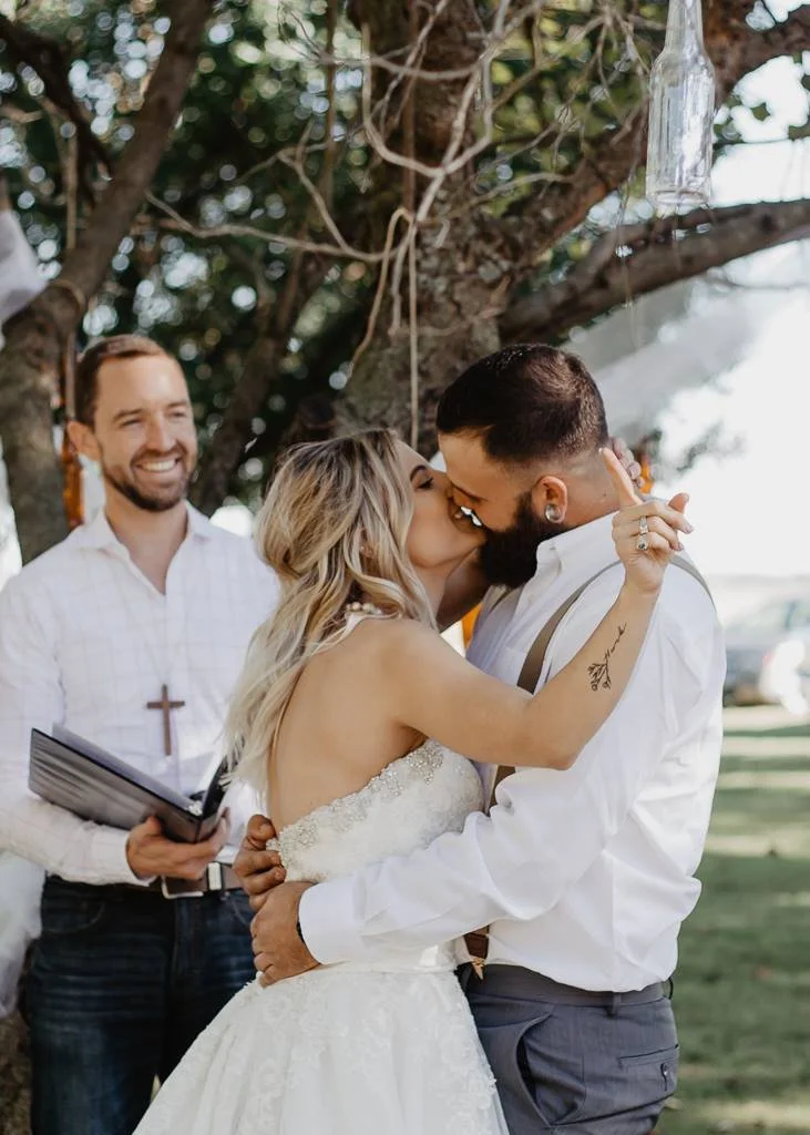 Southeast Missouri Wedding Photographer Kentucky Weddings Photographer in St Louis Missouri area Southern Missouri Weddings Midwest Weddings Documentary style Weddings in missouri Documentary style Weddings in Kentucky