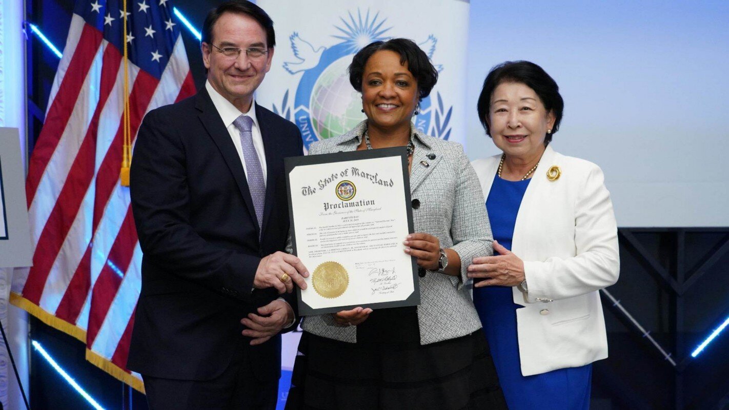 Presenting a Parents' Day Proclamation from the State of Maryland