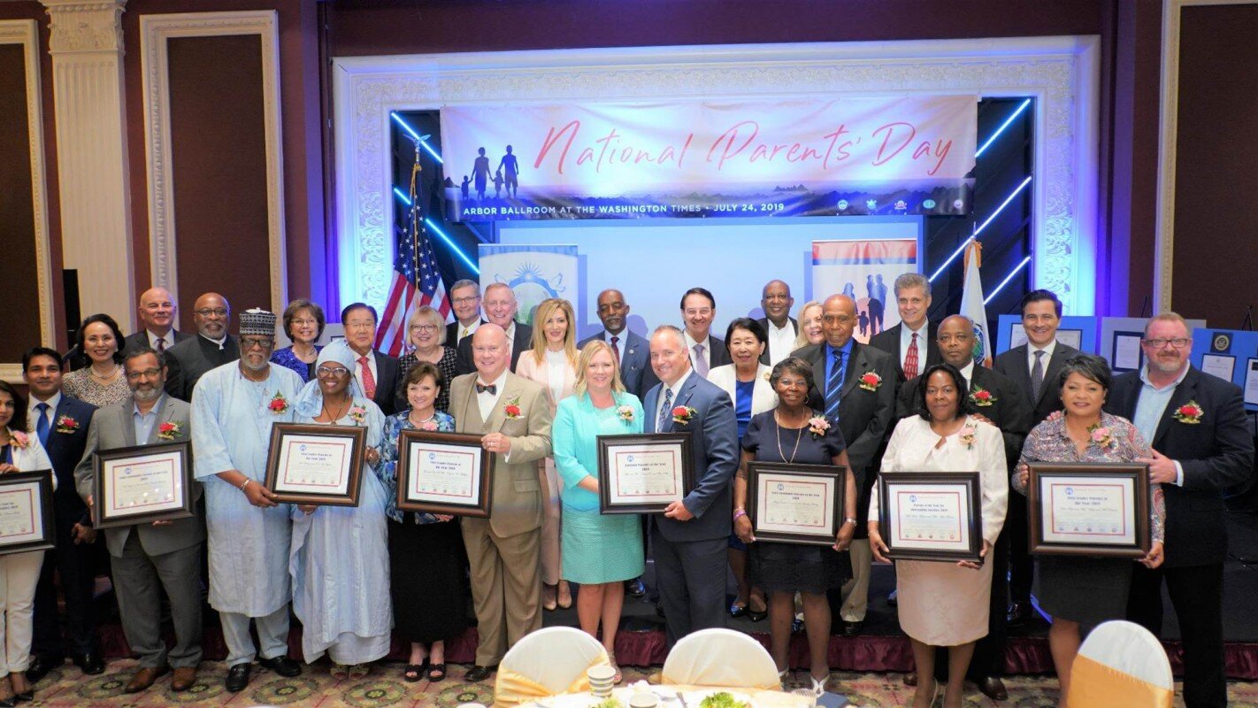 All the parents of the year awardees standing together