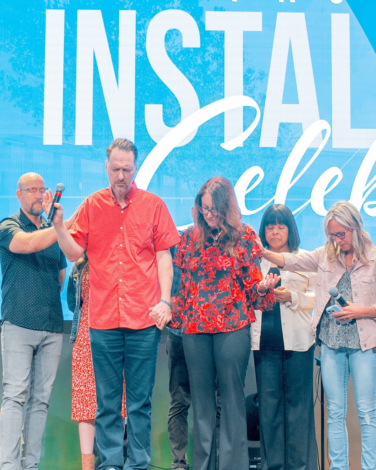 What a Sunday at Crosspoint! We joyfully announced our new lead pastors, Leaf and Joanie Zwerling! Their leadership will undoubtedly brings fresh vision, inspiration and guidance to our church. Don't forget to join us on May 8th for our Pastors Insta