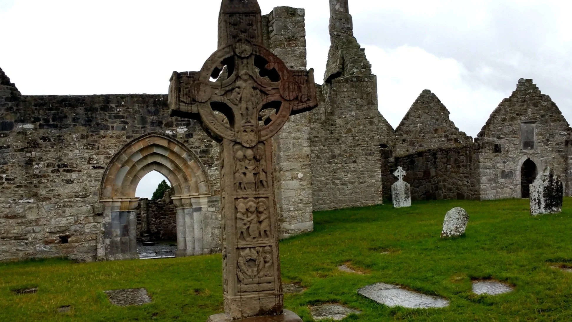 banner---clonmacnoise.jpg