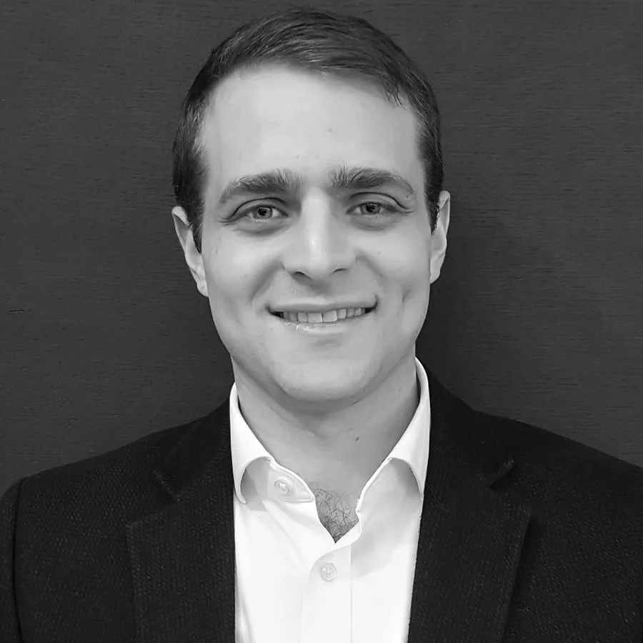 LEON SELIGER SENIOR TRADER Makes more ‘big moves’ in one day than a Chess Grandmaster! The driving-force behind the Derby Trading Team. Satisfaction from every transaction…..big or small. There’s no ‘trading’ places with Leon, as he’s the best at what he does. Mob: +44 (0)7907 799444 Email: l.seliger@derbyingredients.com