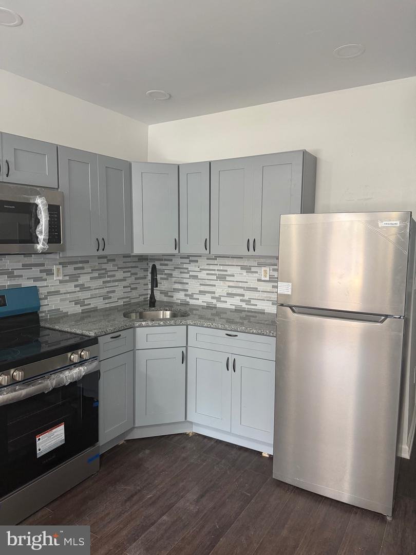 Kitchen 2.jpg