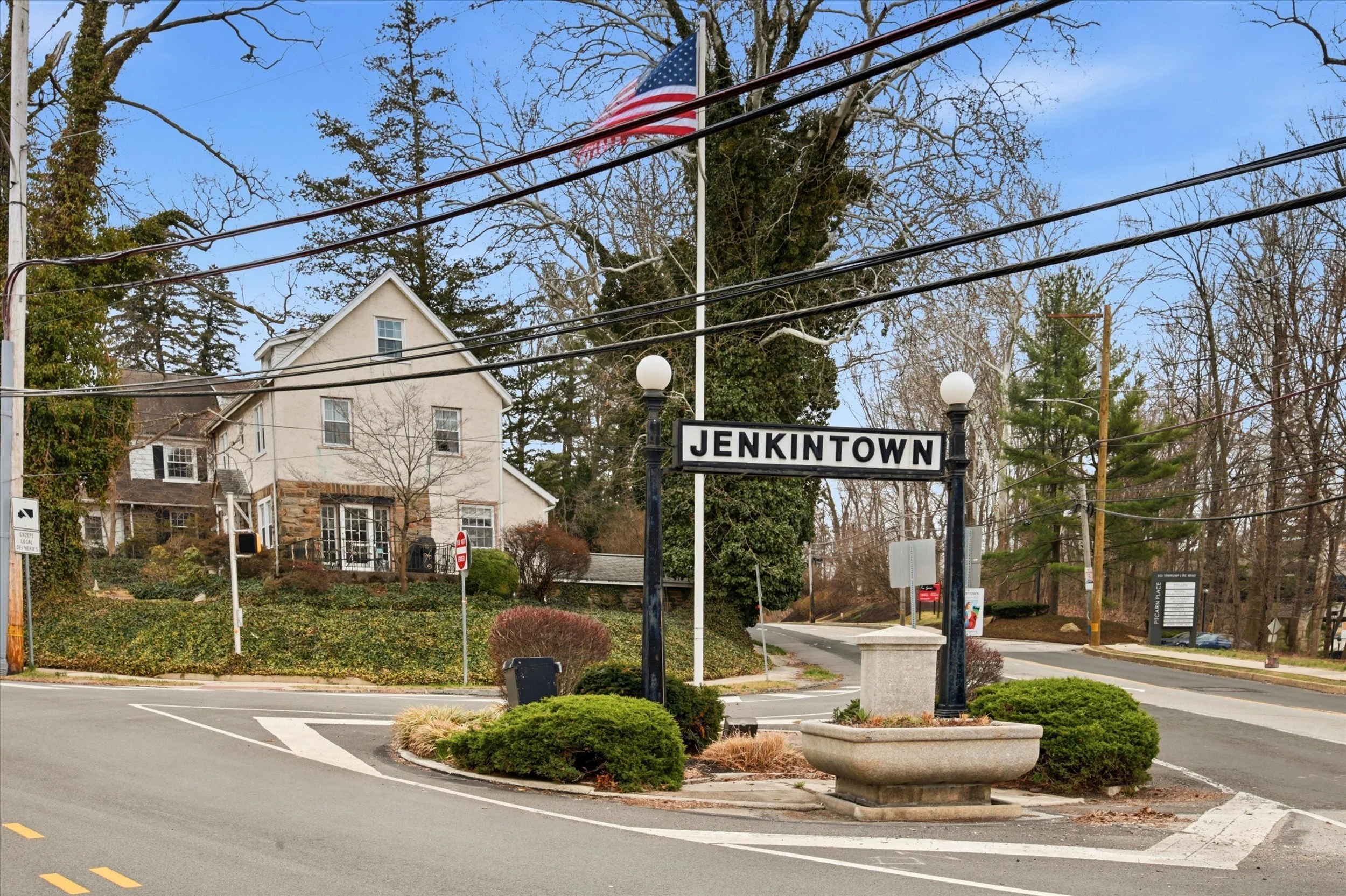 14-100 West Ave_14.jpg