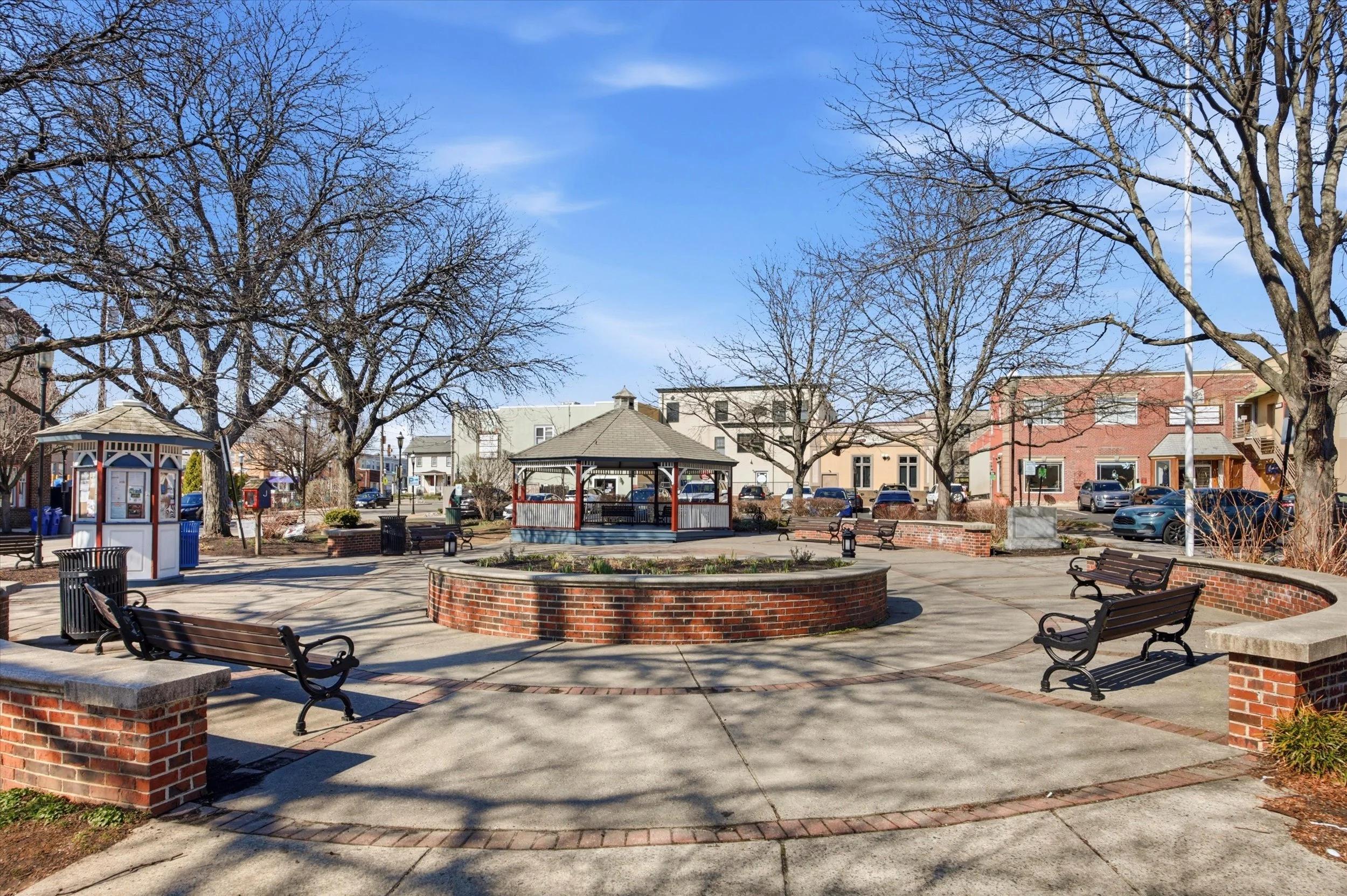 15-100 West Ave_15.jpg