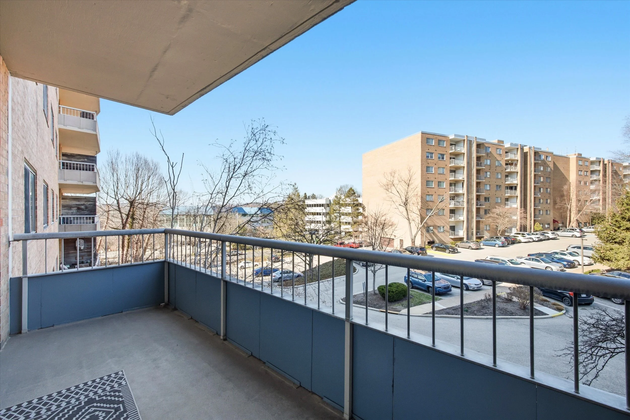 12-100 West Ave_12.jpg