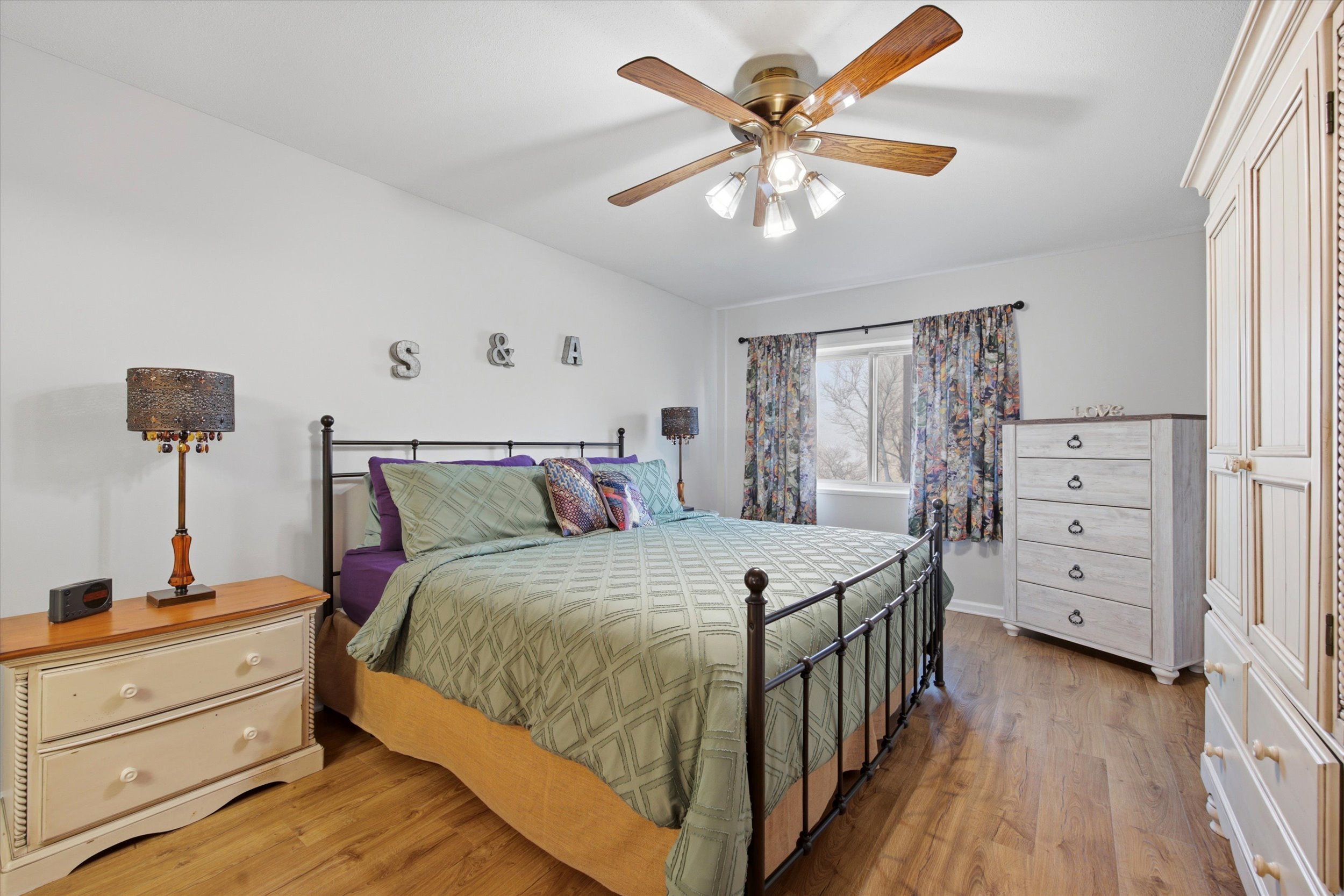 08-100 West Ave_08.jpg