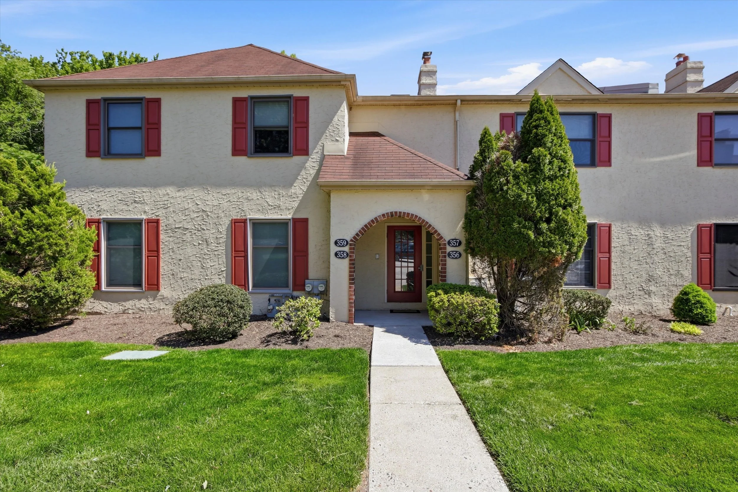 01-357 Norris Hall Ln_01.jpg