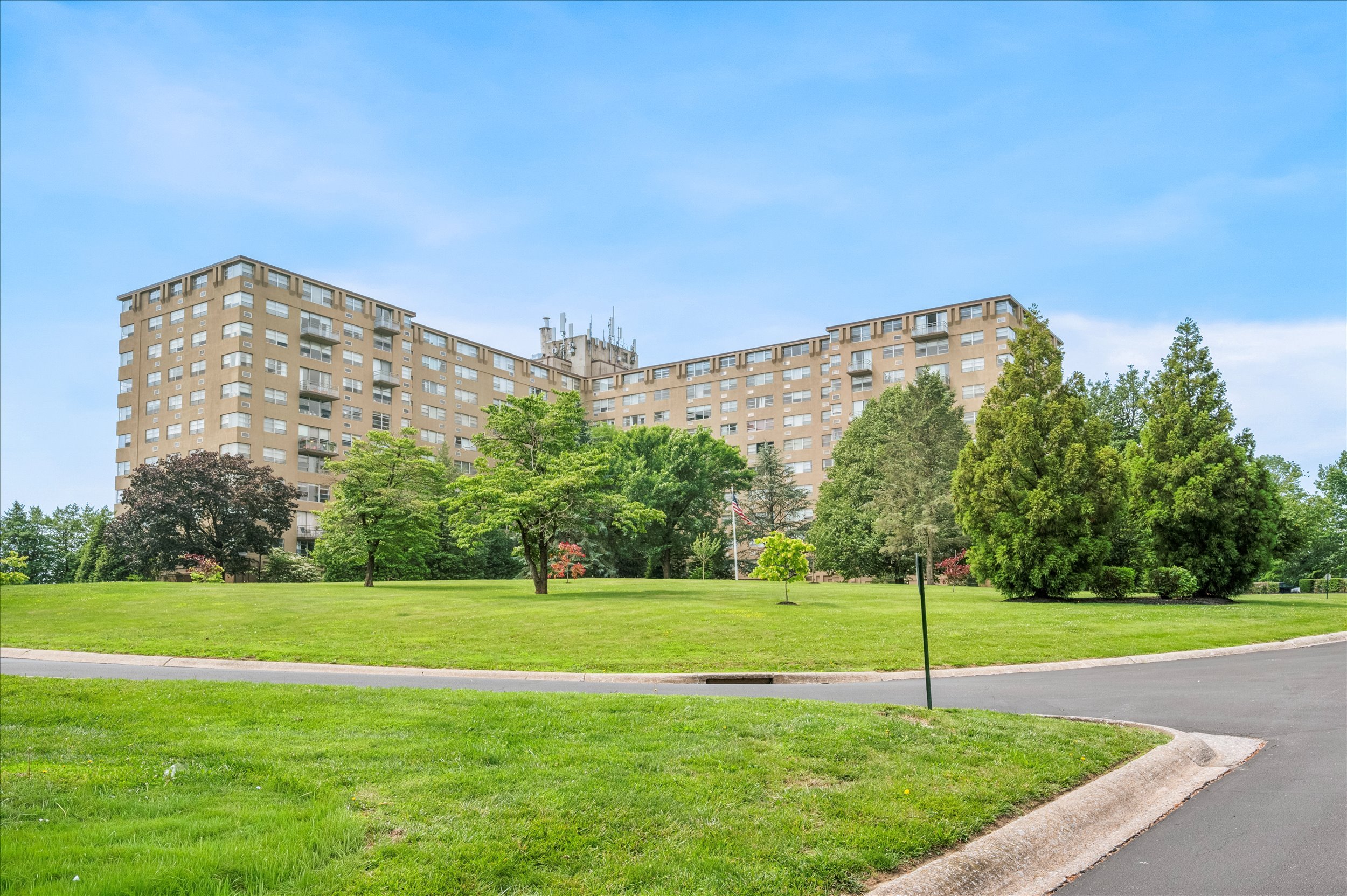 01-1030ELancasterAveUnit 614_01_1.jpg