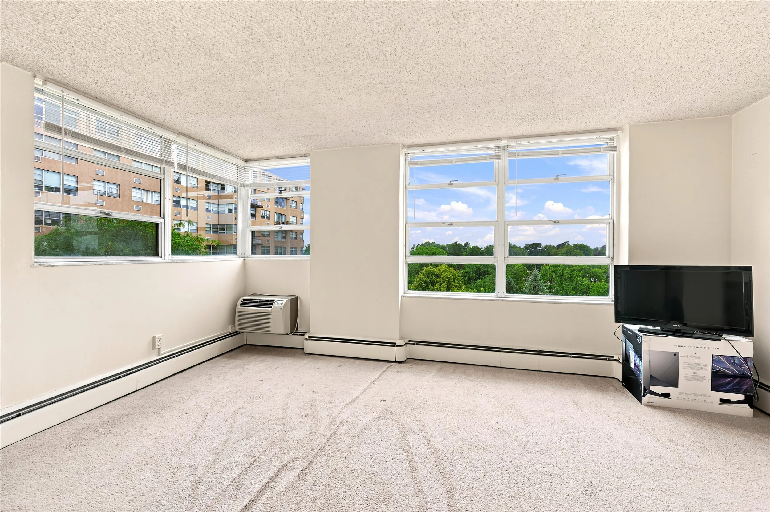 09-1030ELancasterAveUnit 614_09_1.jpg