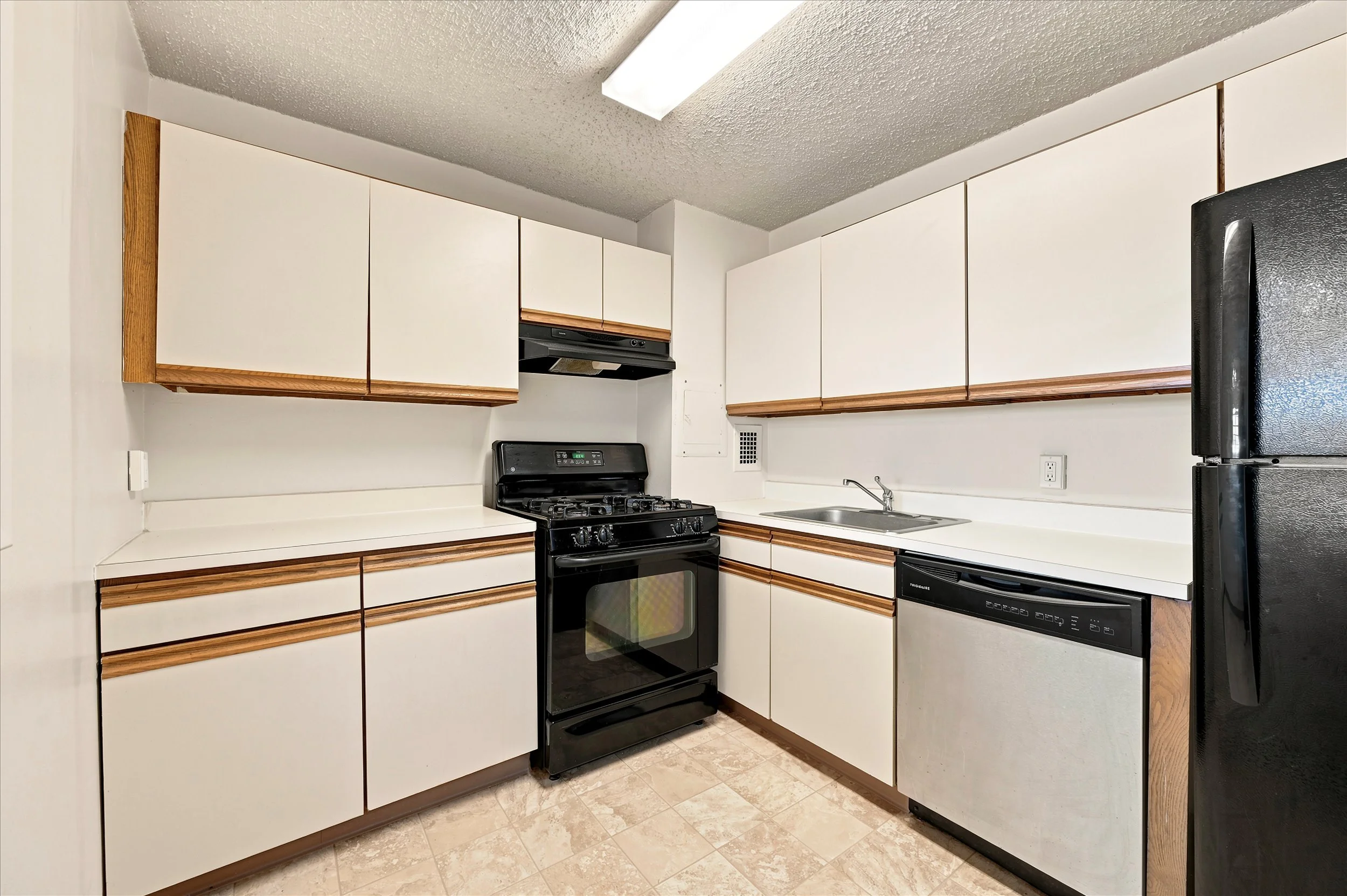 11-1030ELancasterAveUnit 614_11_1.jpg