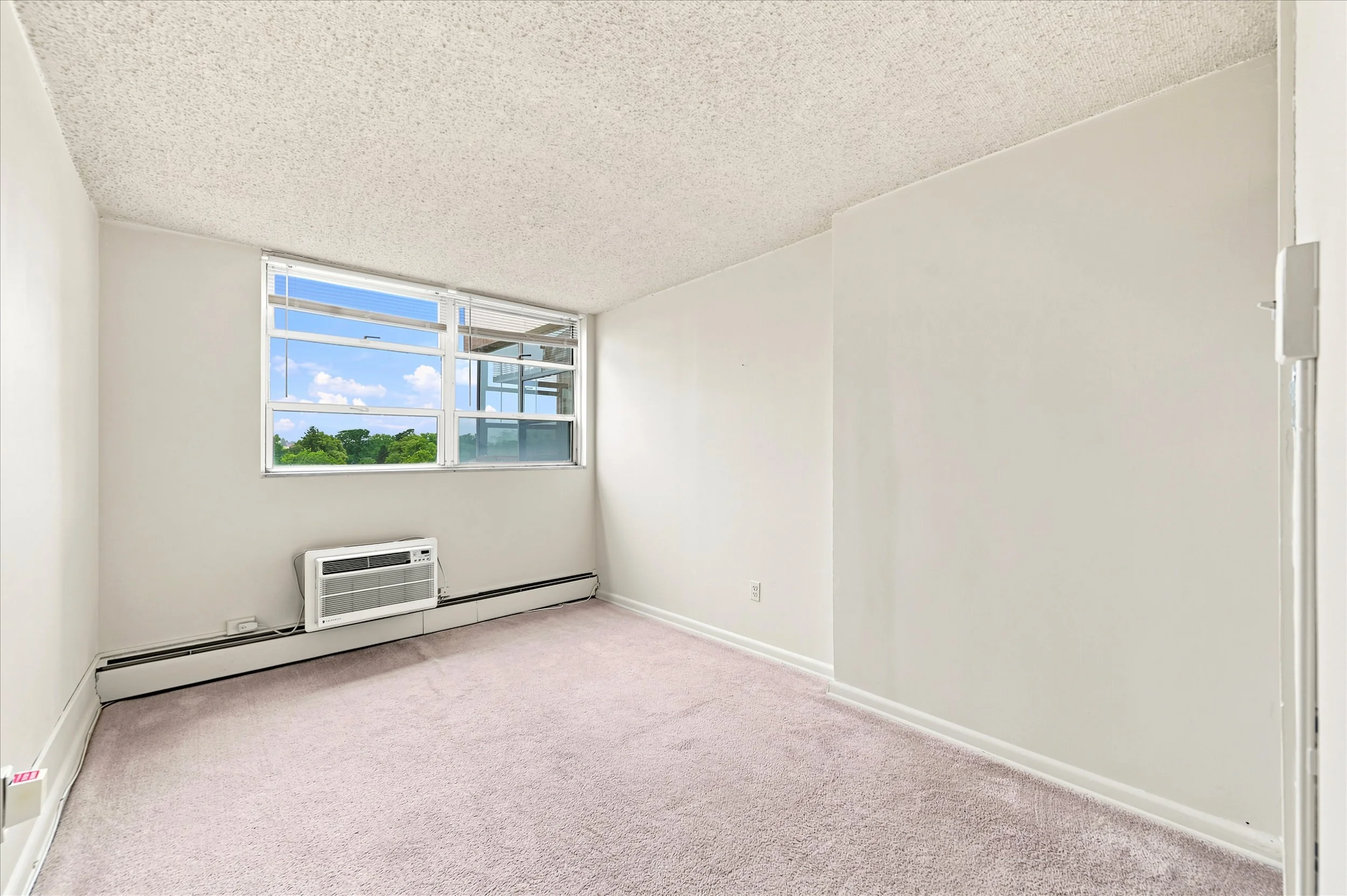 13-1030ELancasterAveUnit 614_13_1.jpg