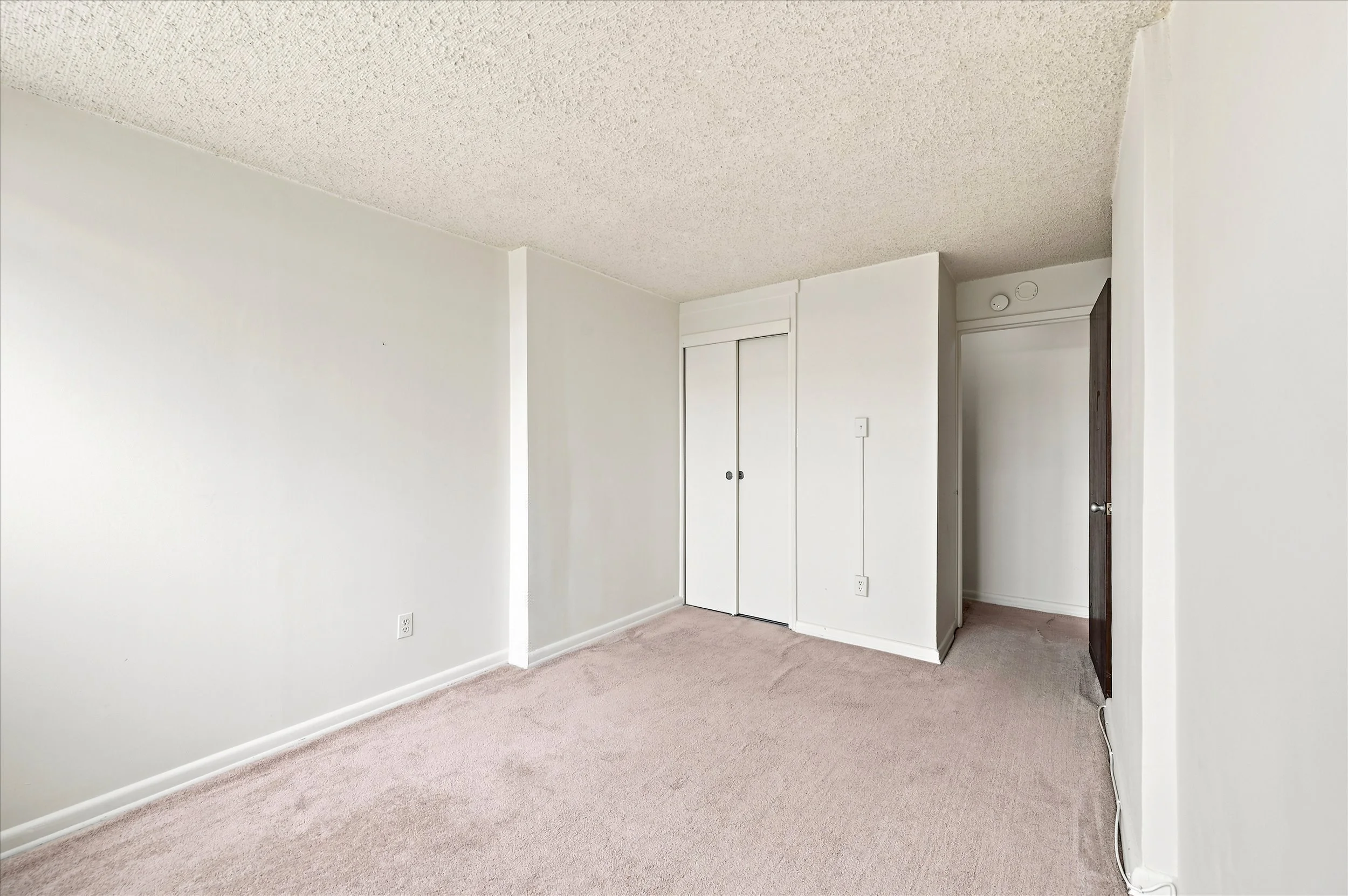 14-1030ELancasterAveUnit 614_14_1.jpg