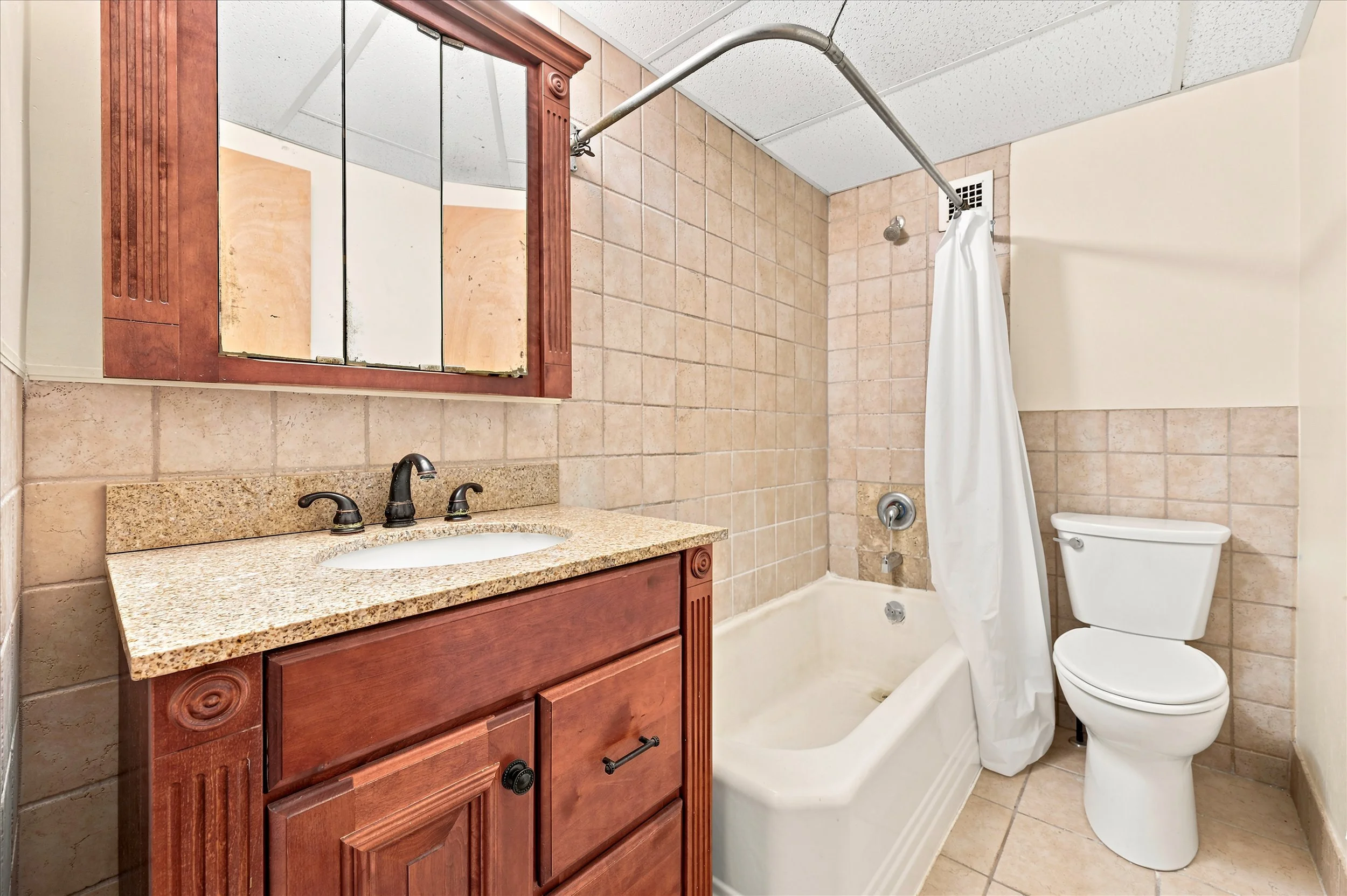 15-1030ELancasterAveUnit 614_15_1.jpg