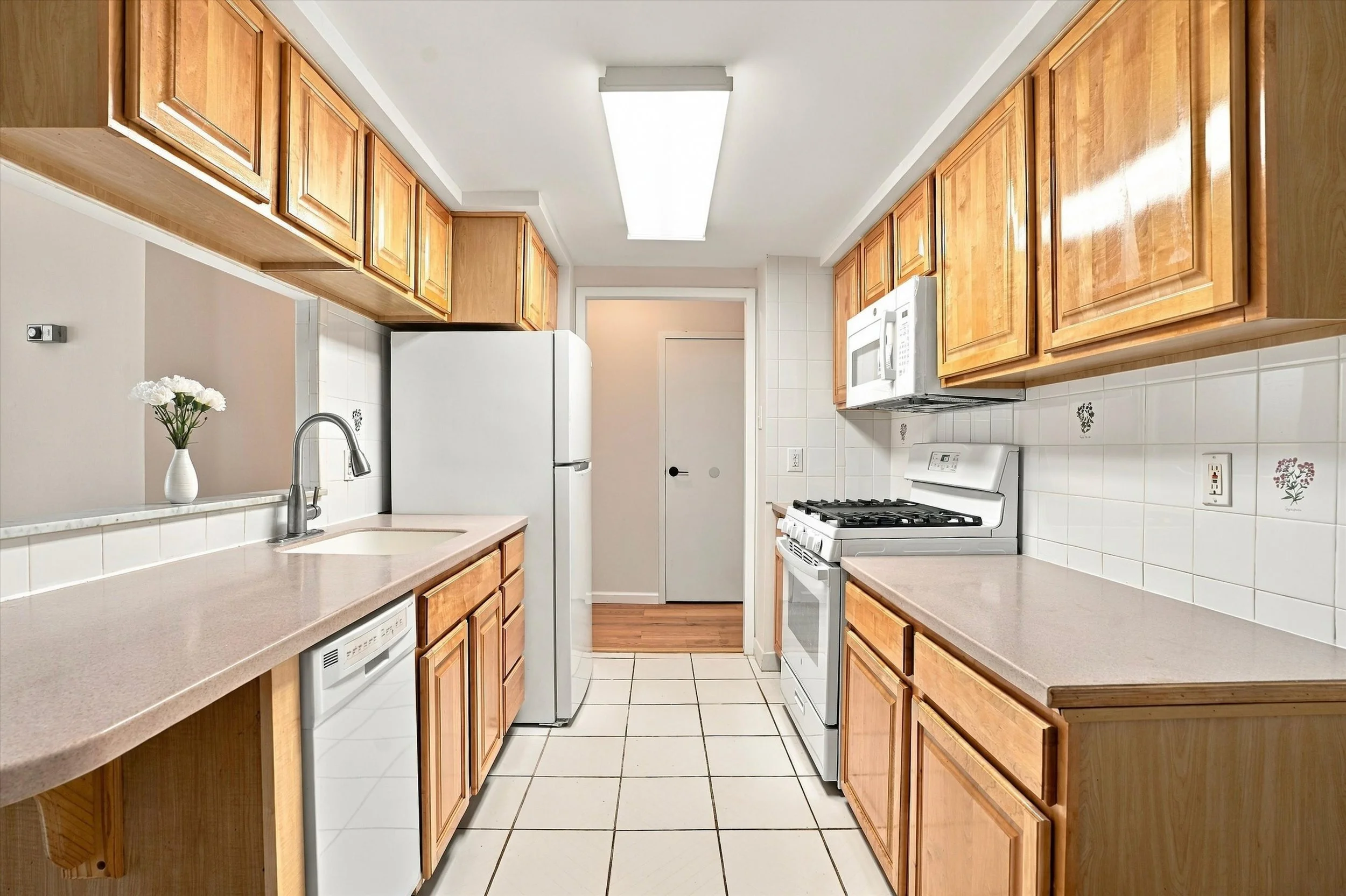 03-100 West Ave_03.jpg