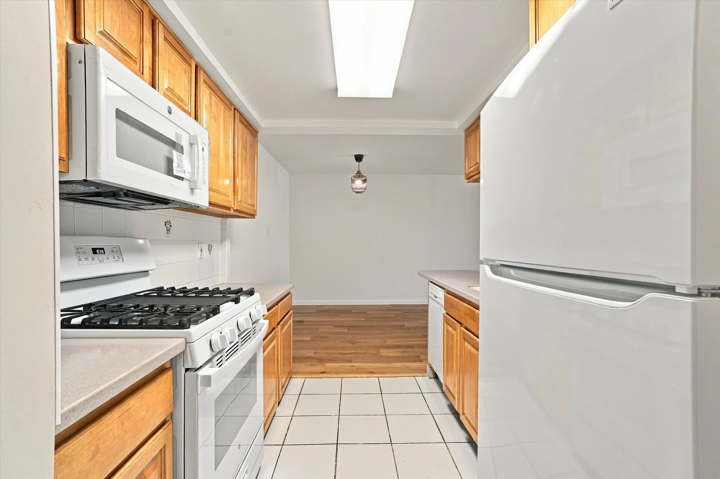 04-100 West Ave_04.jpg