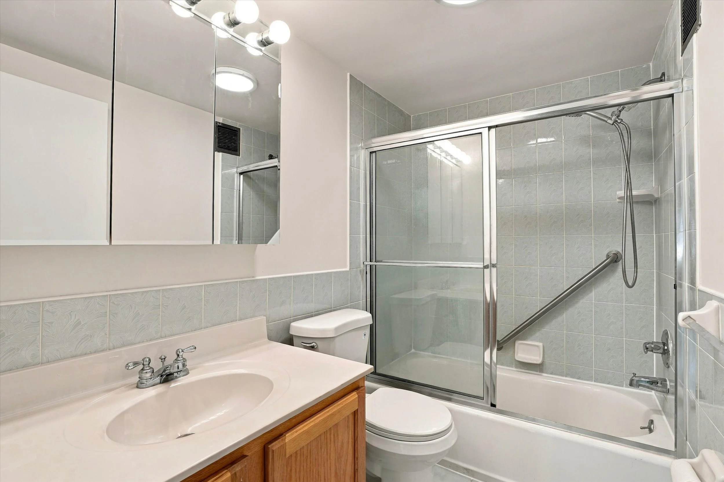 09-100 West Ave_09.jpg