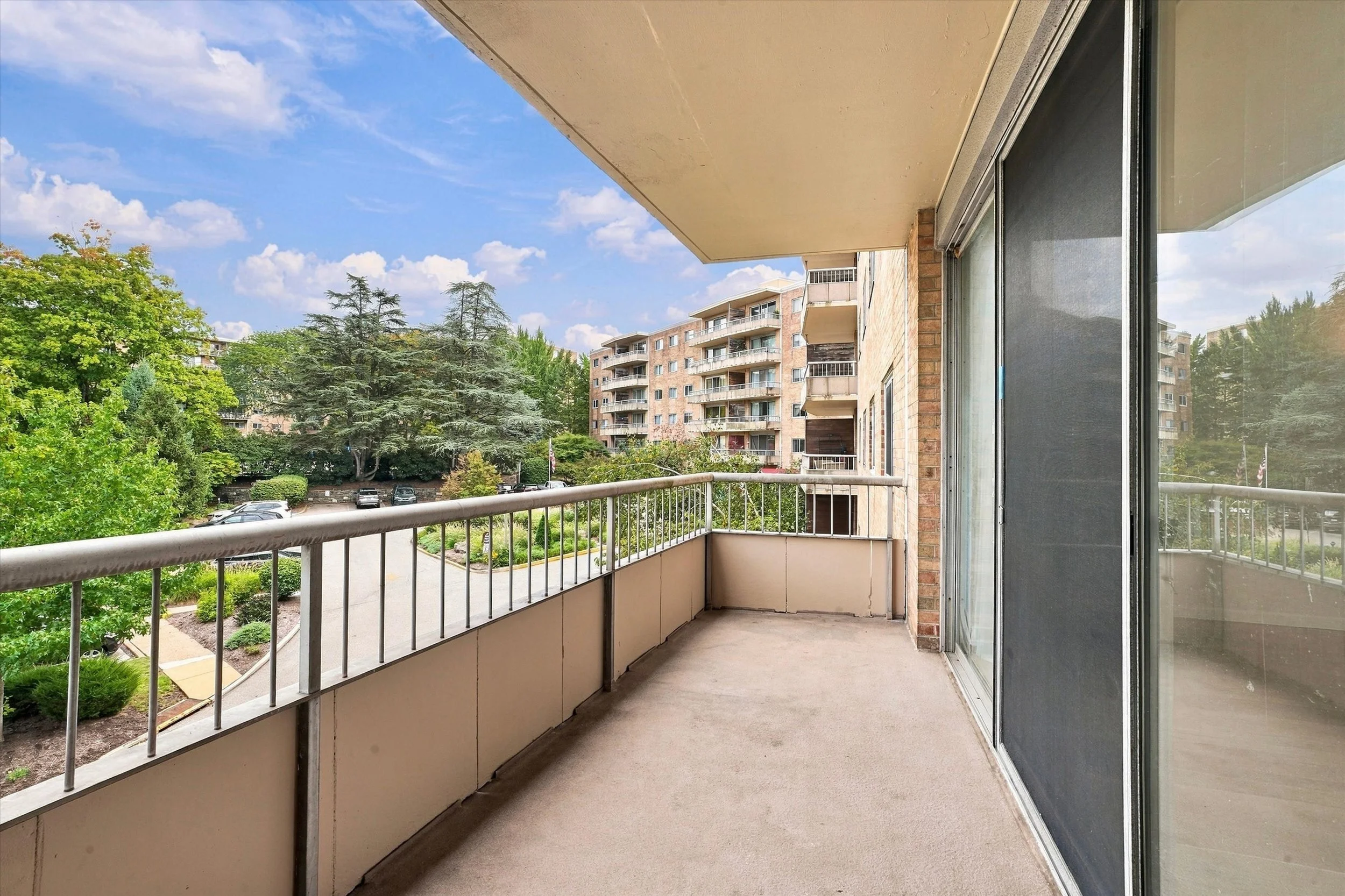 15-100 West Ave_15.jpg