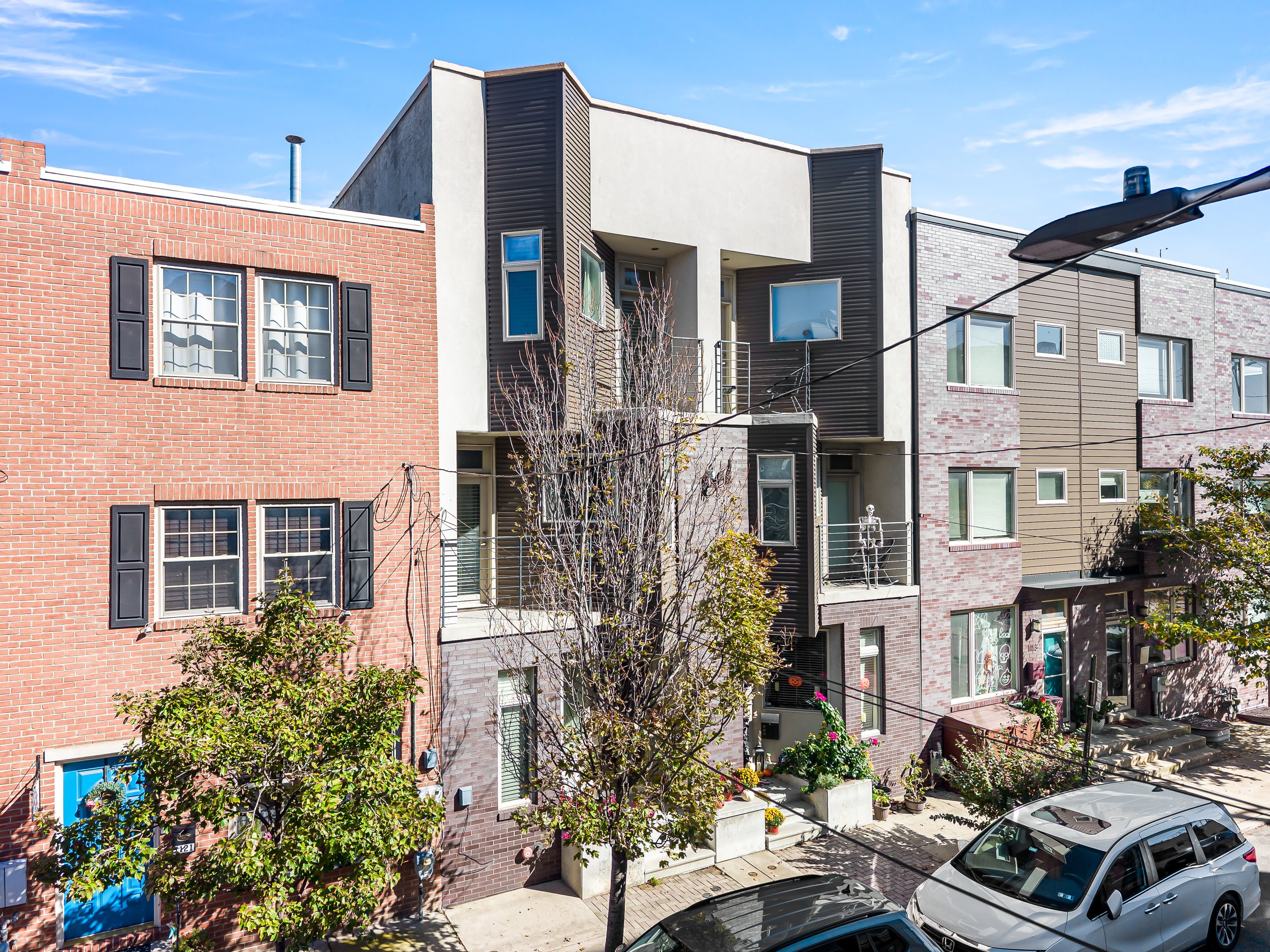 1119 E Berks St - 004.jpg
