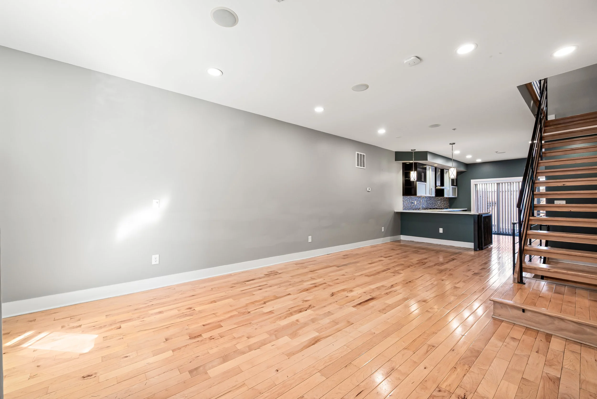1119 E Berks St - 006.jpg