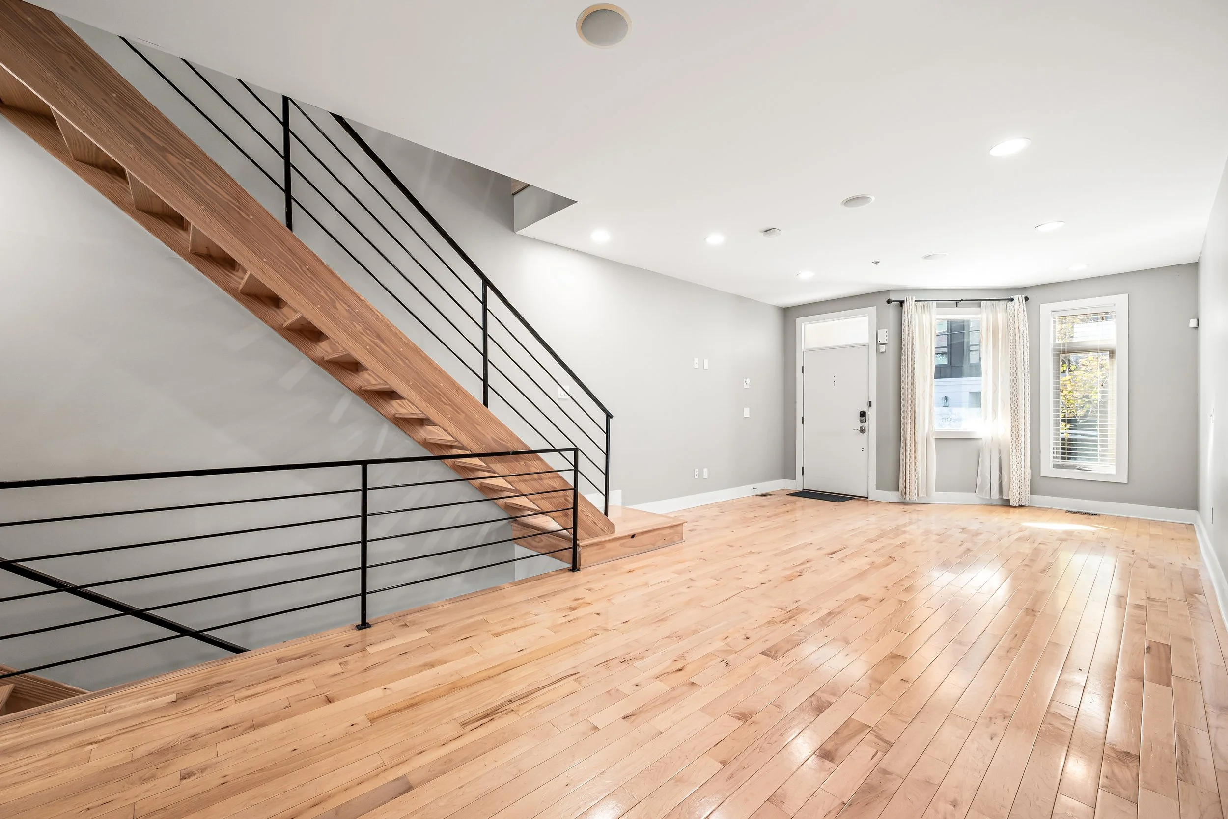1119 E Berks St - 008.jpg