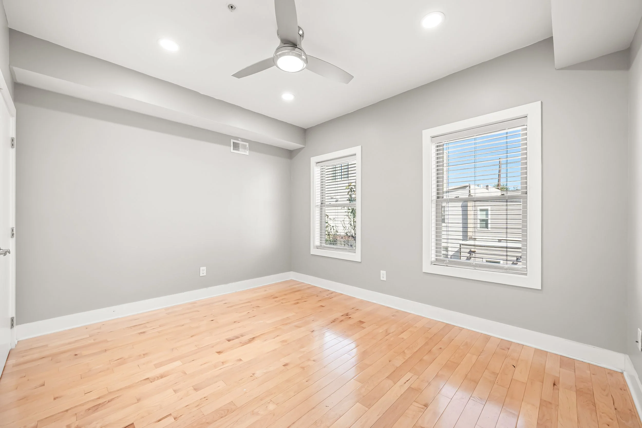 1119 E Berks St - 015.jpg