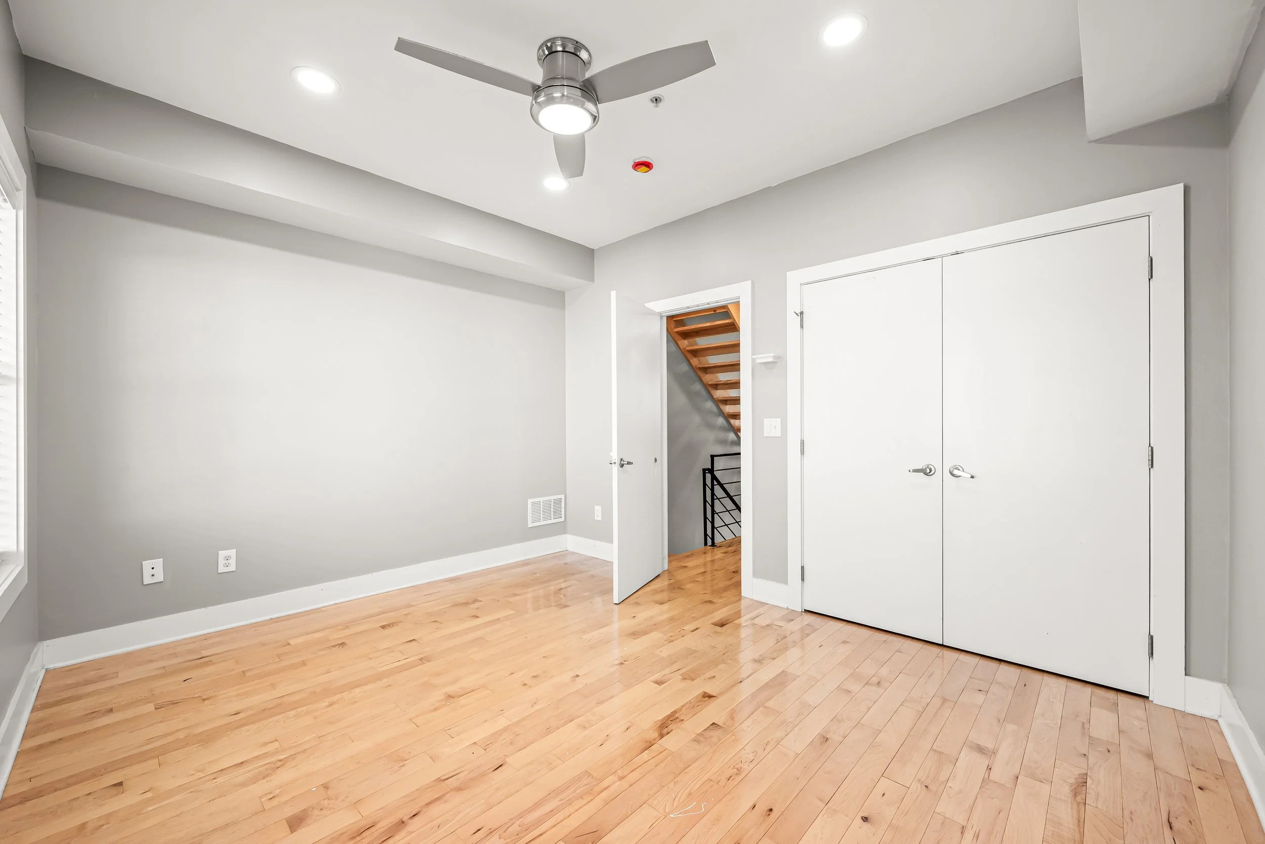1119 E Berks St - 016.jpg