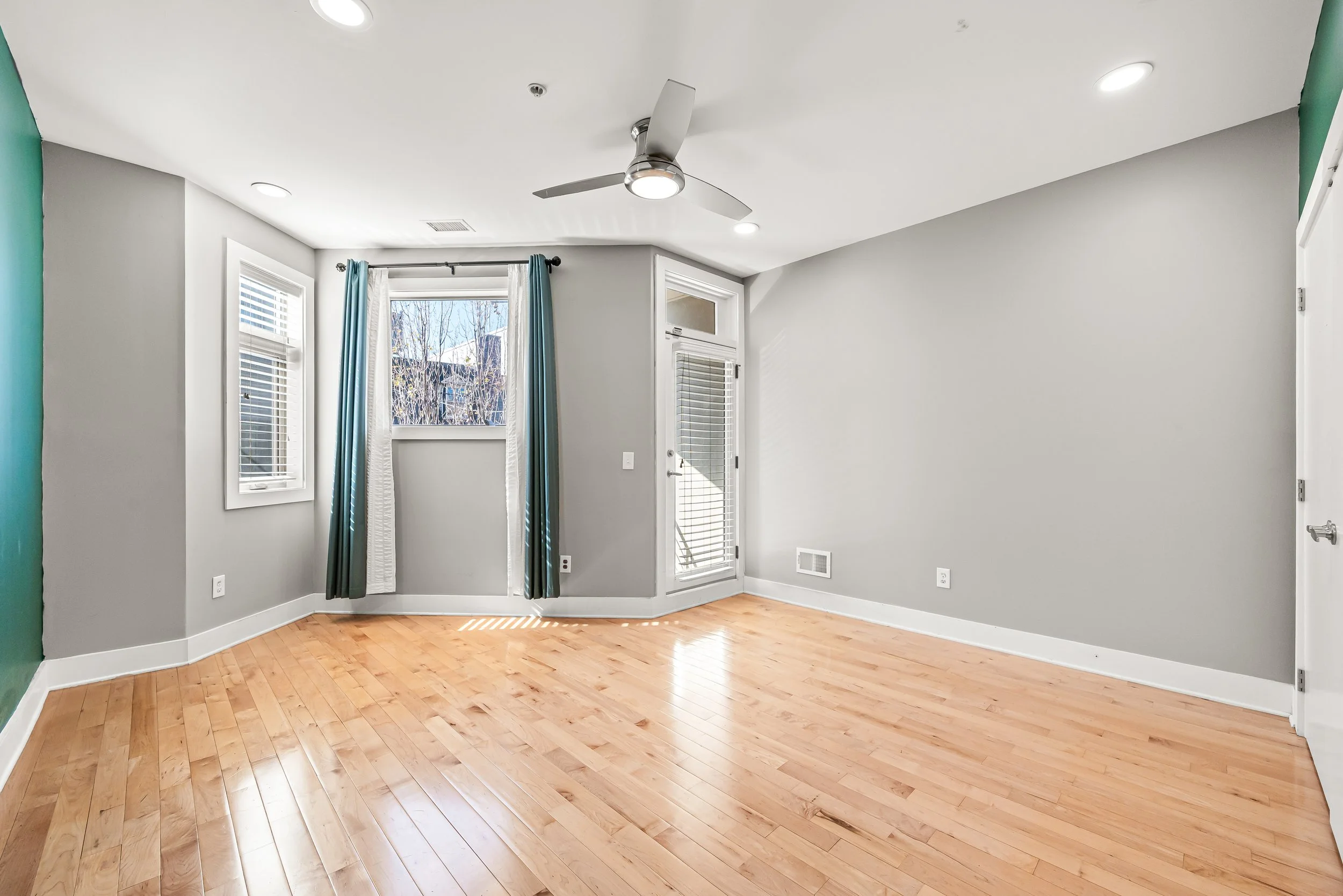 1119 E Berks St - 020.jpg