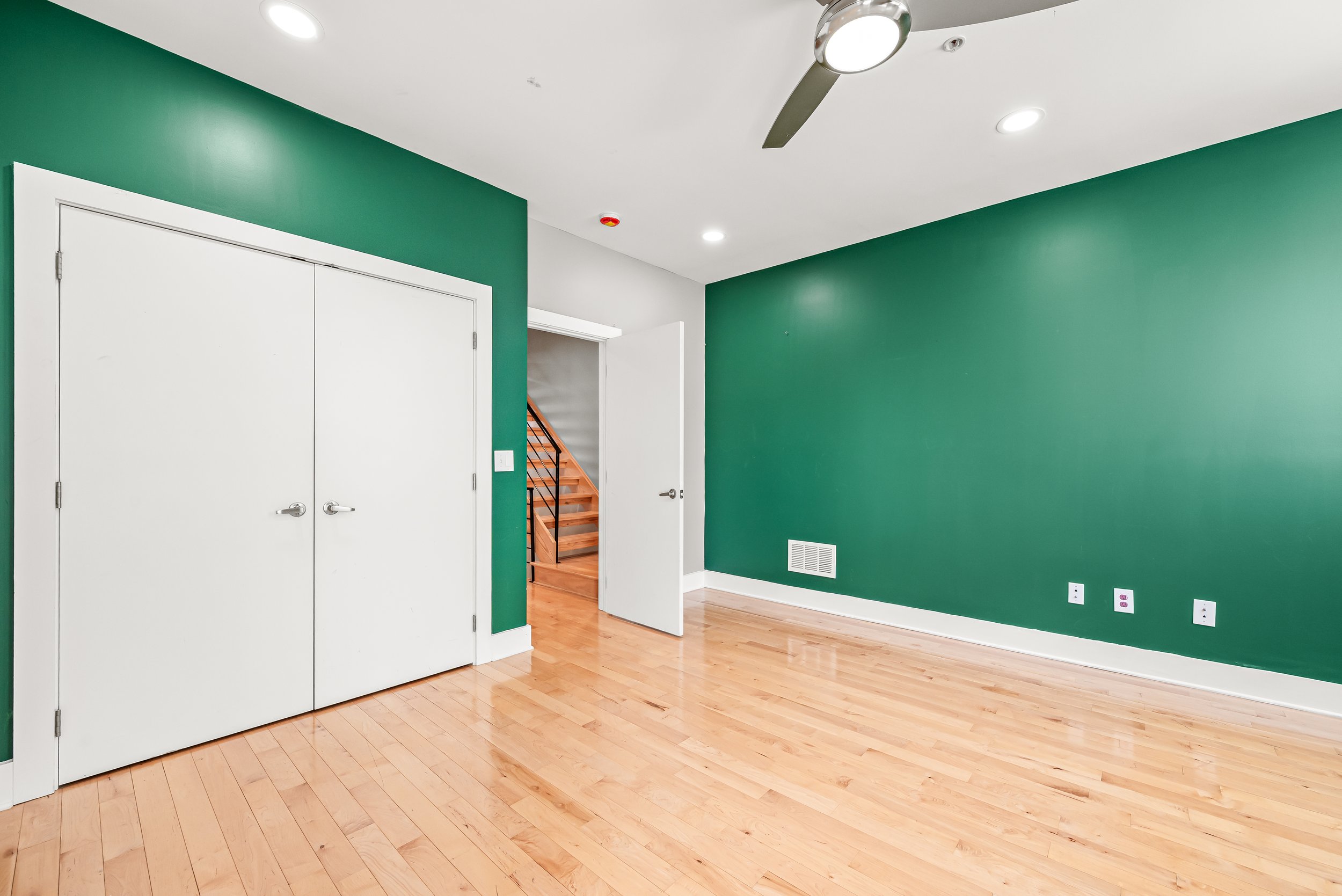 1119 E Berks St - 021.jpg