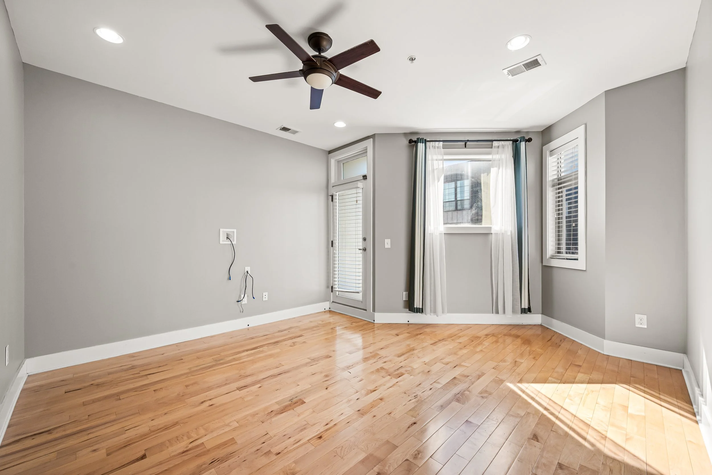 1119 E Berks St - 025.jpg