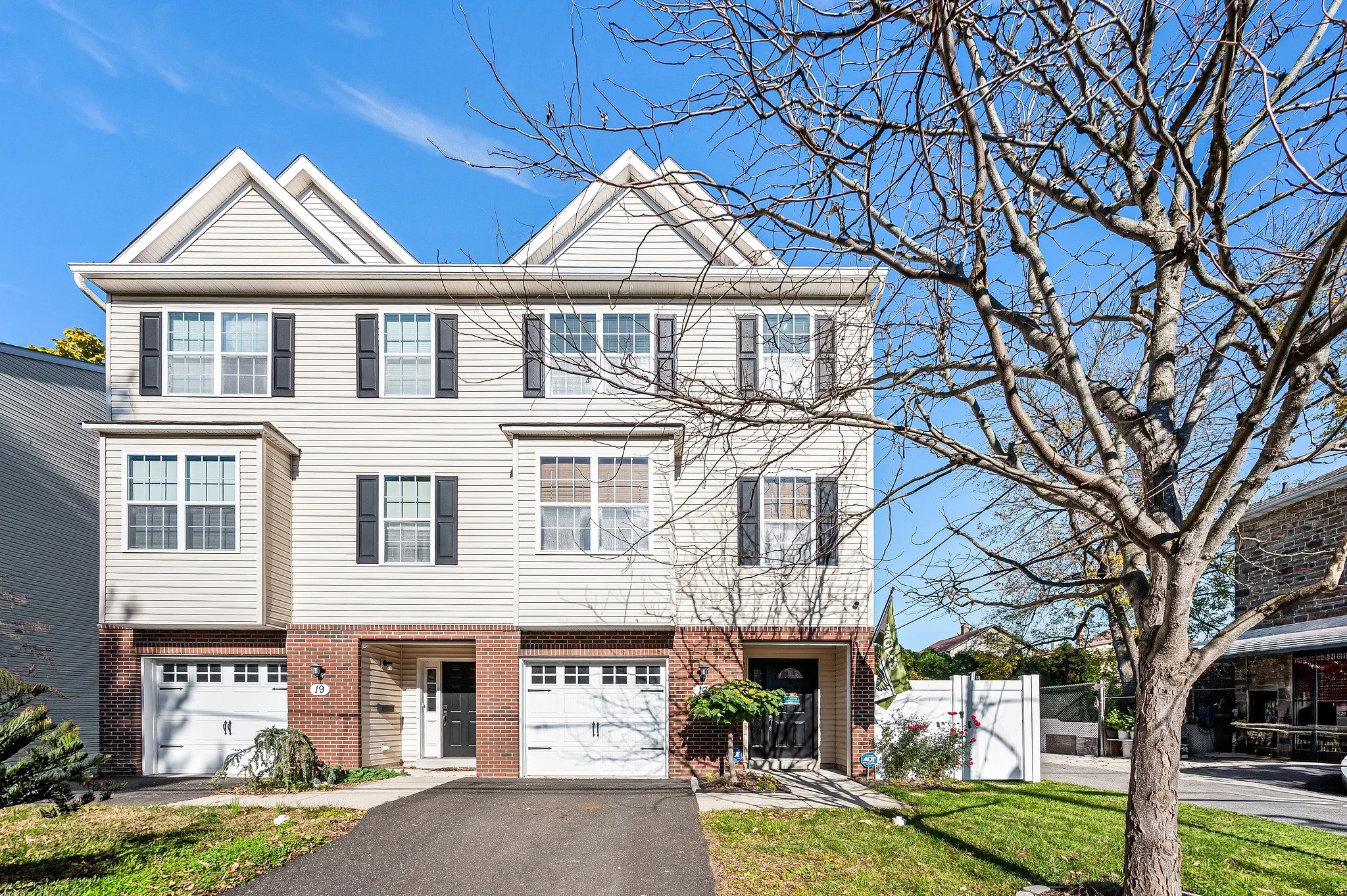 17 Center St - 002_Web-MLS.jpg