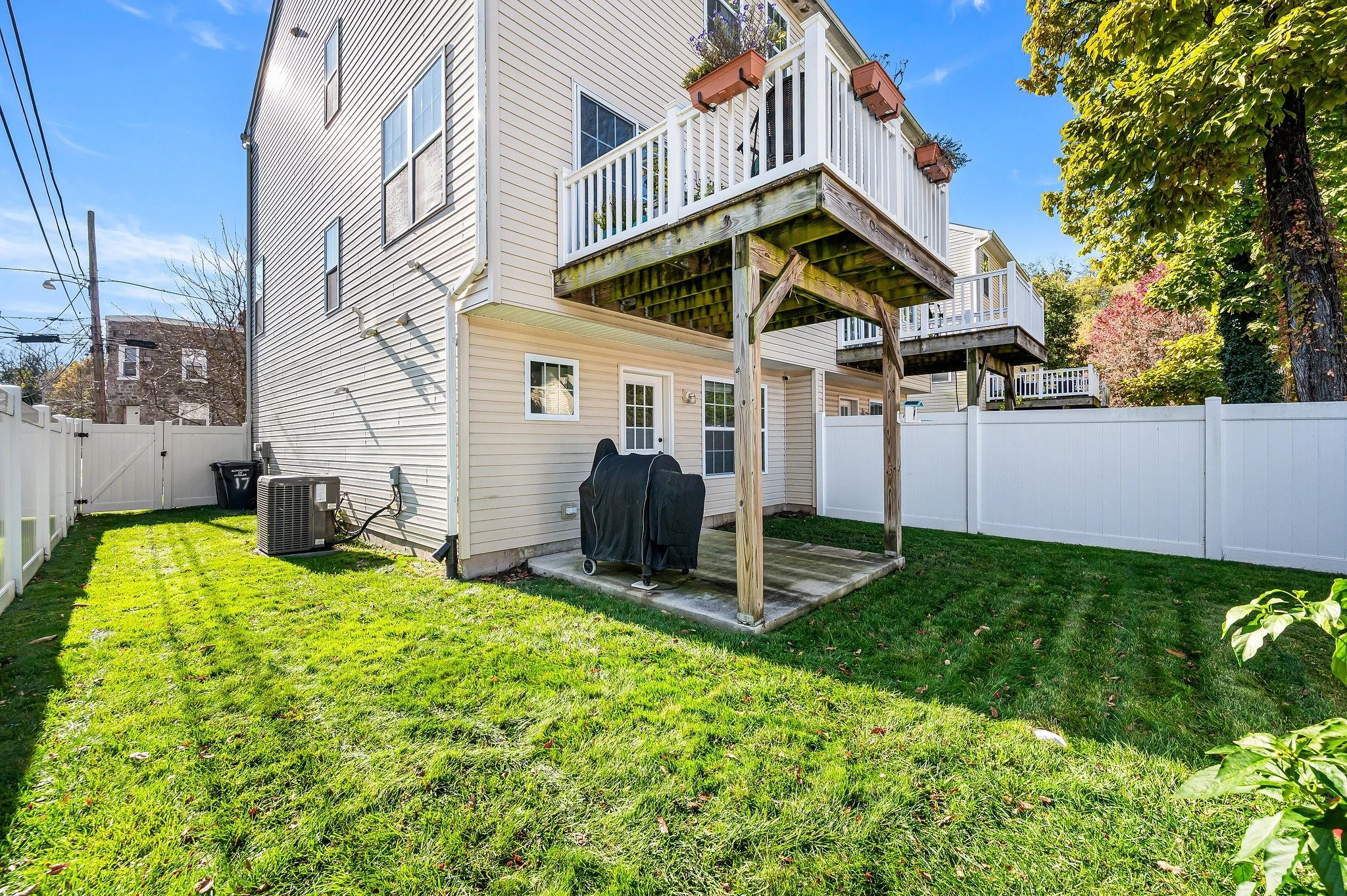 17 Center St - 032_Web-MLS.jpg