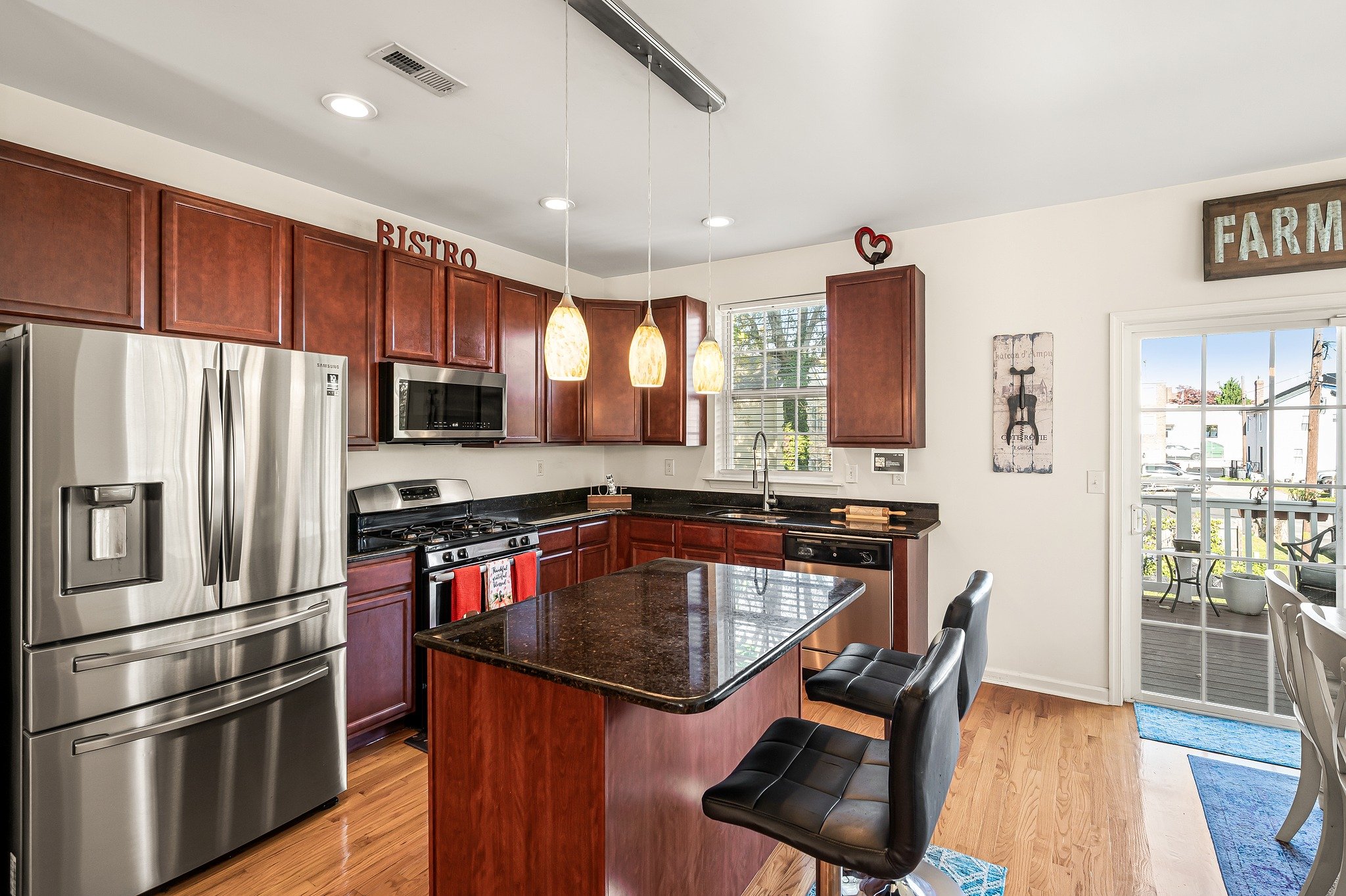 17 Center St - 021_Web-MLS.jpg