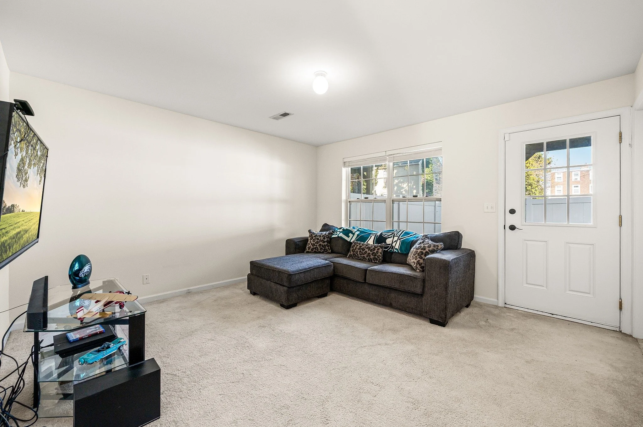 17 Center St - 006_Web-MLS.jpg