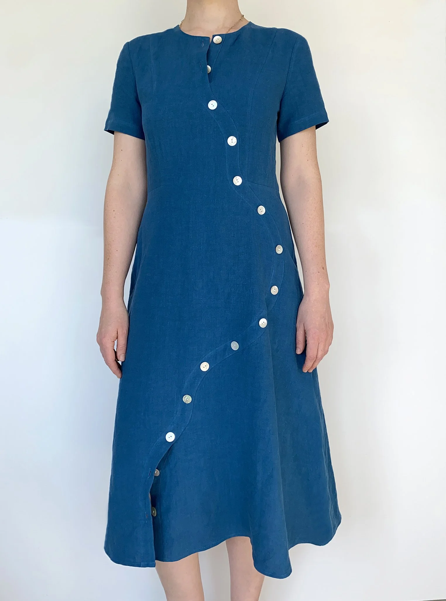wavesbutton.blue2.kl.jpg