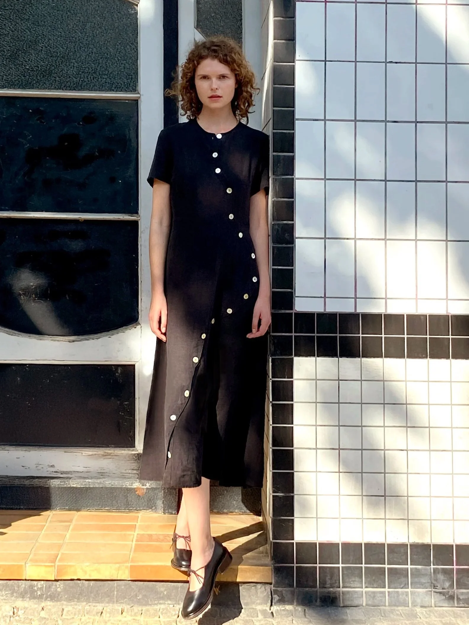 long.wavesbutton.dress.black4.jpg