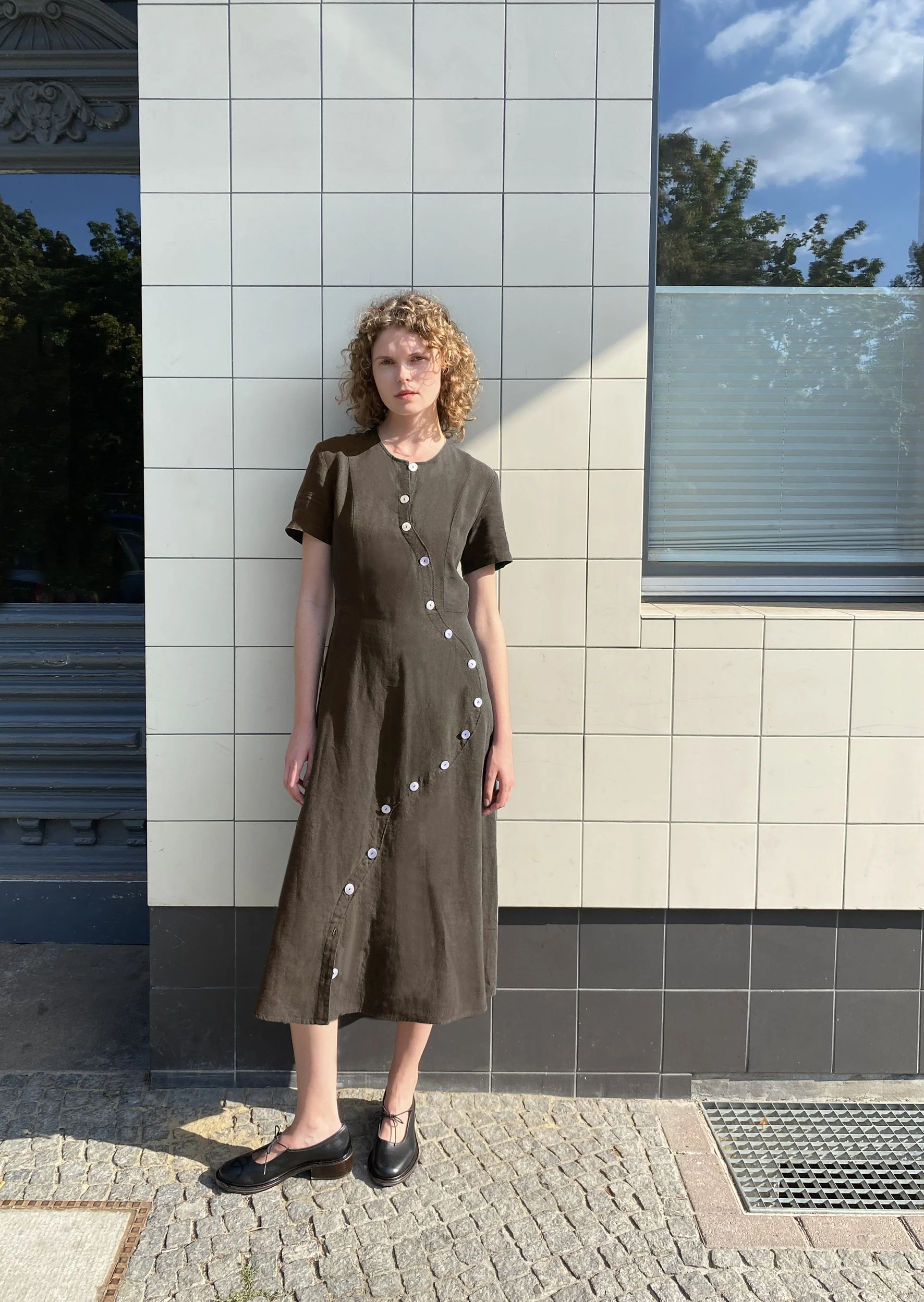 long.wavesbutton.dress.olive3.jpg