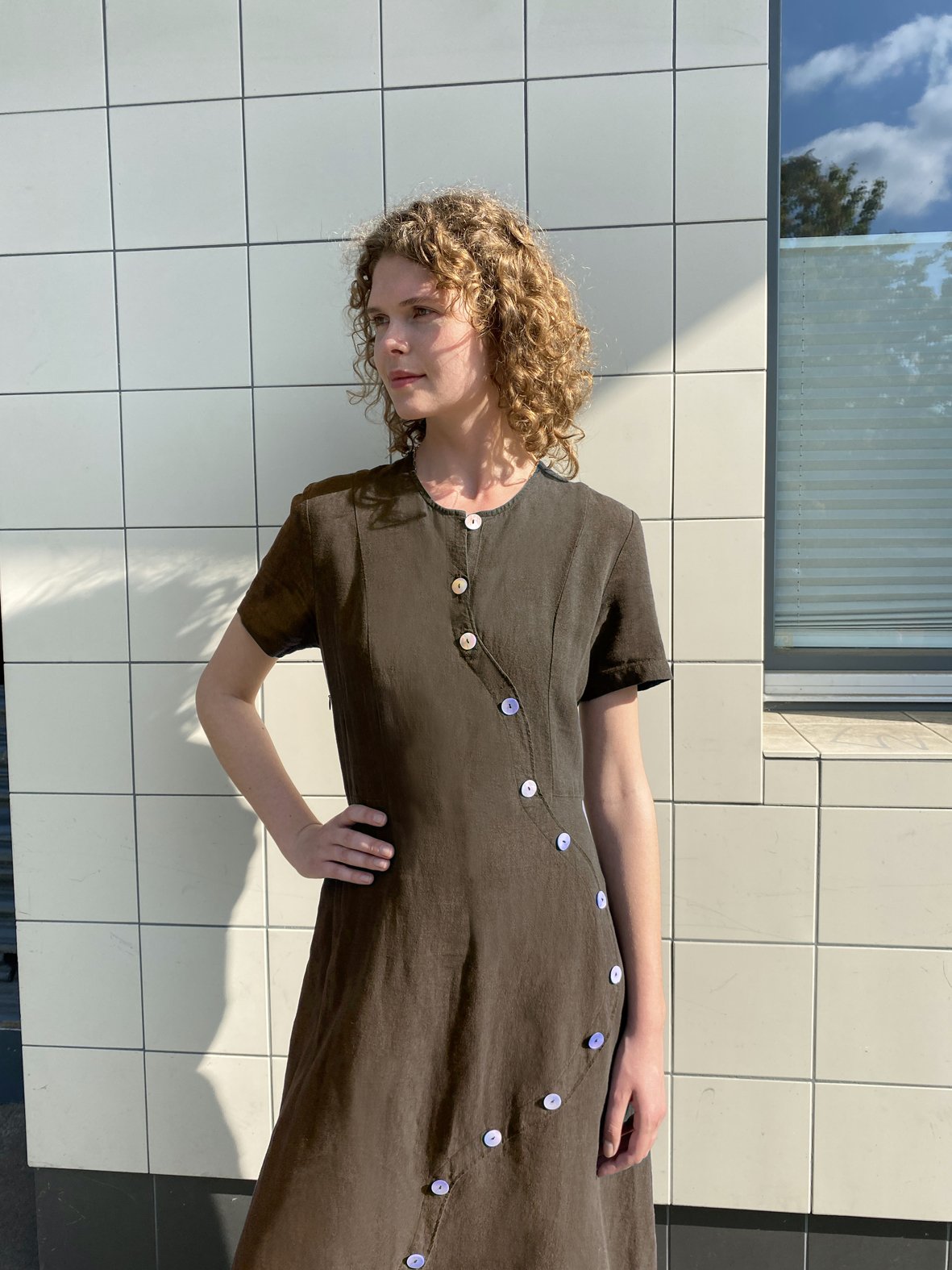 long.wavesbutton.dress.olive2.jpg