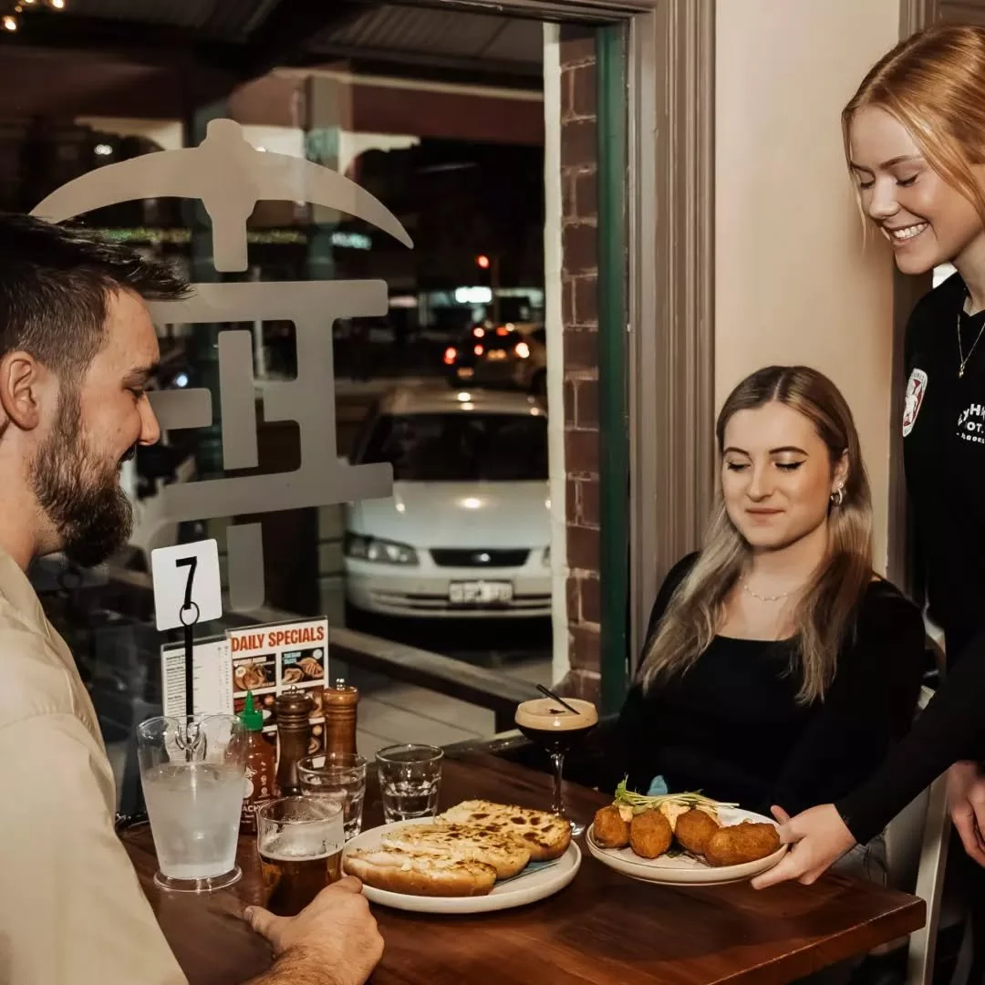 Good vibes, tasty feeds and all the charm! Date night at Paddy&rsquo;s is always a win&nbsp;✨

For bookings head to the link in our bio.